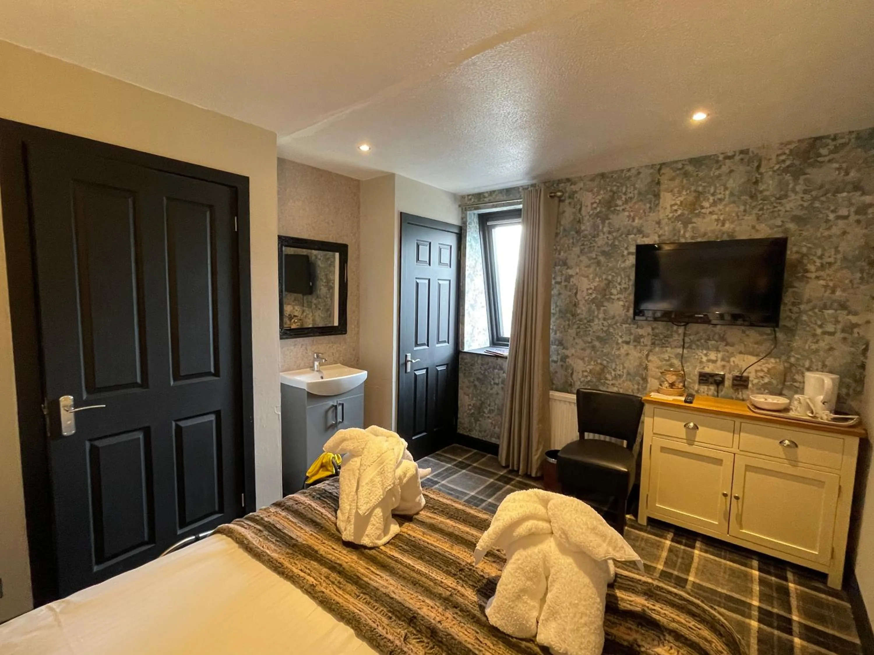 Bedroom, Bed in The Albert Inn