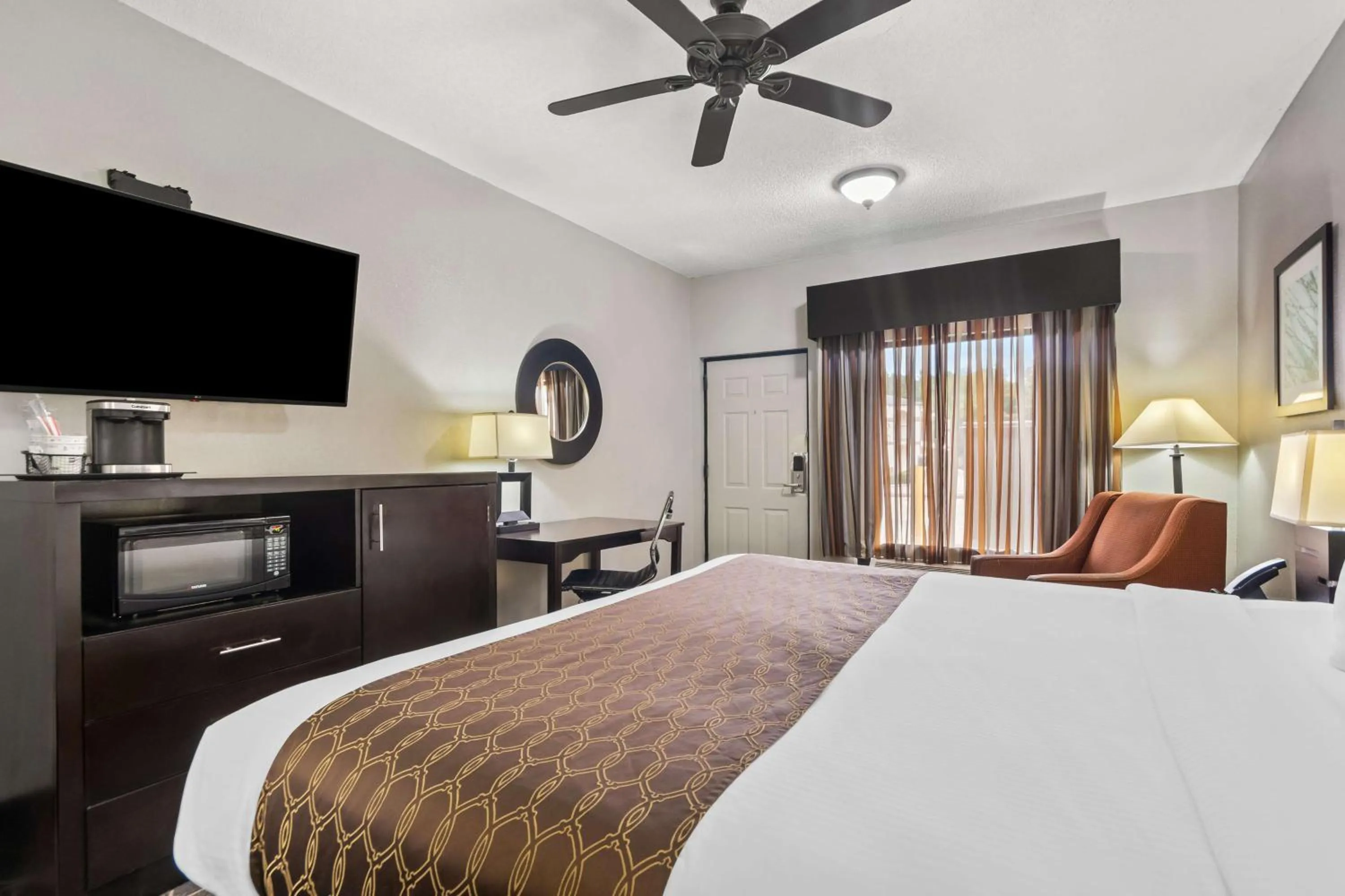 Bedroom, Bed in Best Western Inn