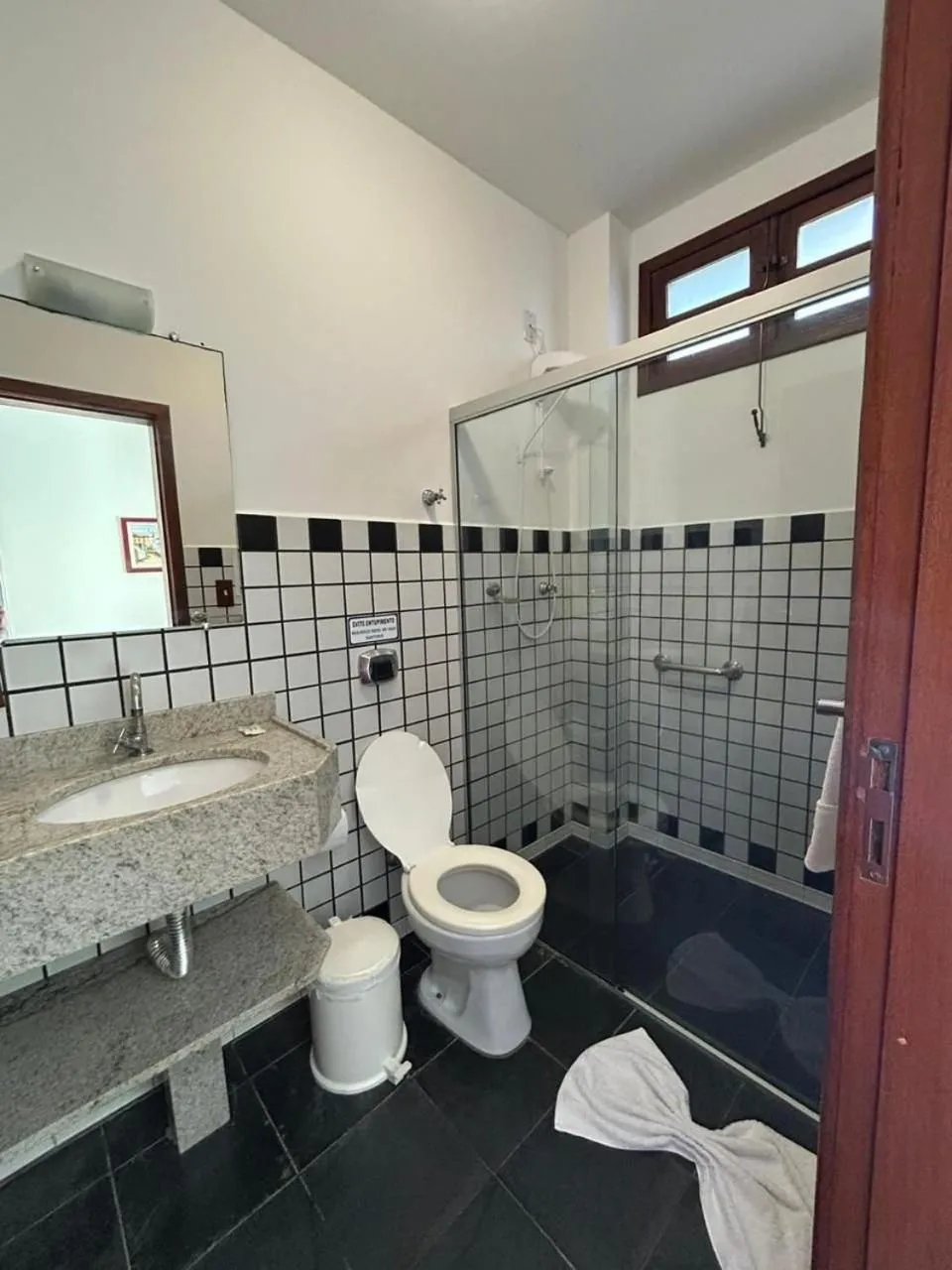 Toilet in Pousada Cores do Mar | Conforto com Piscina em Bombinhas