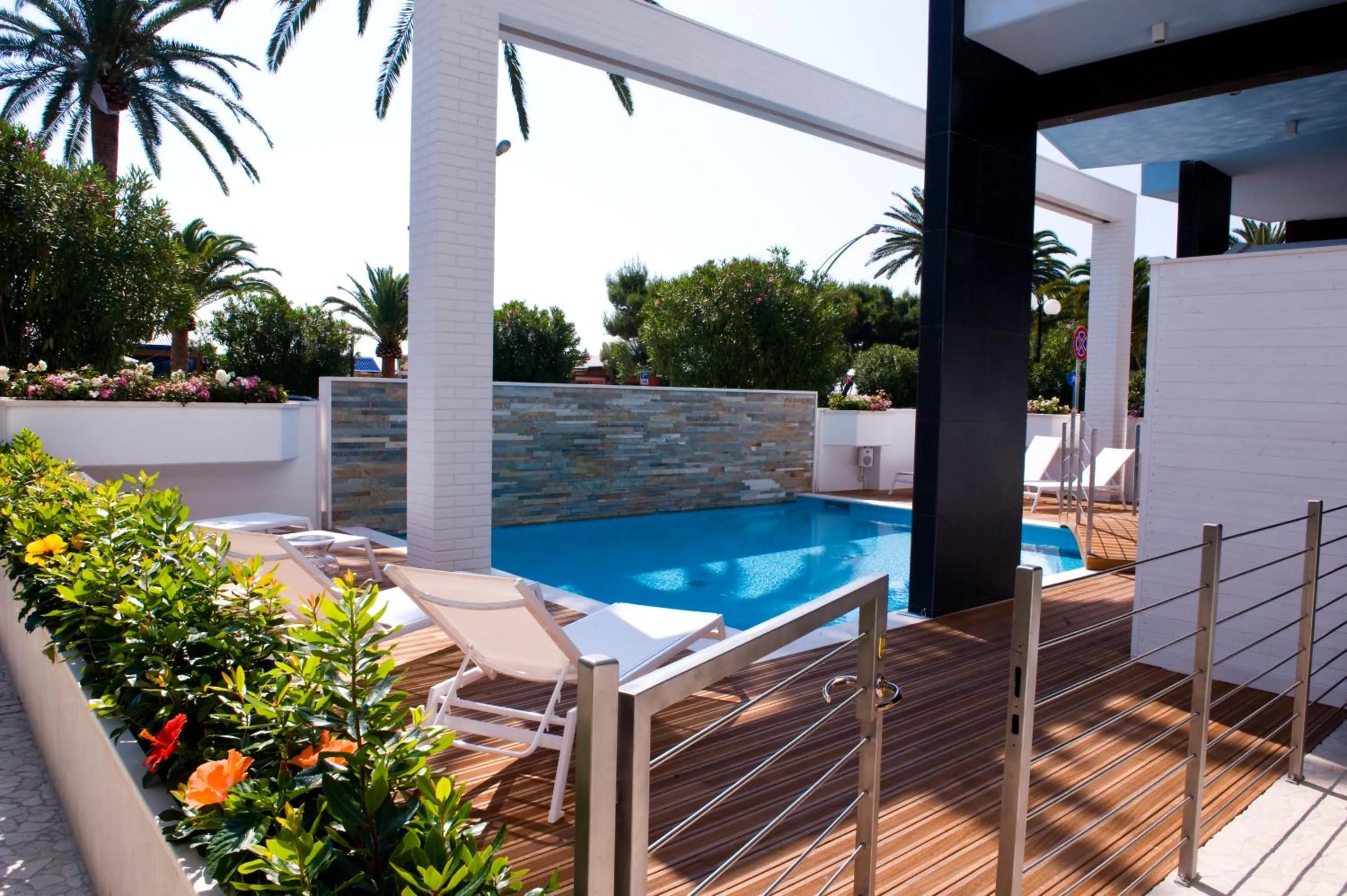 Swimming pool in Residence Mareamare