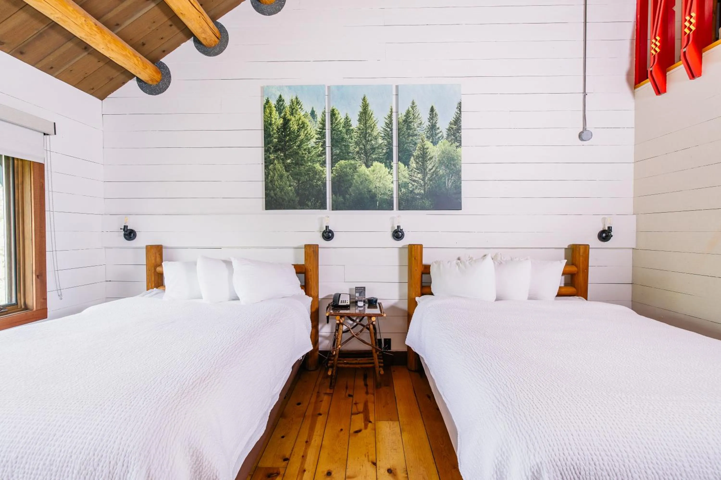 Bed in Drummond Island Resort