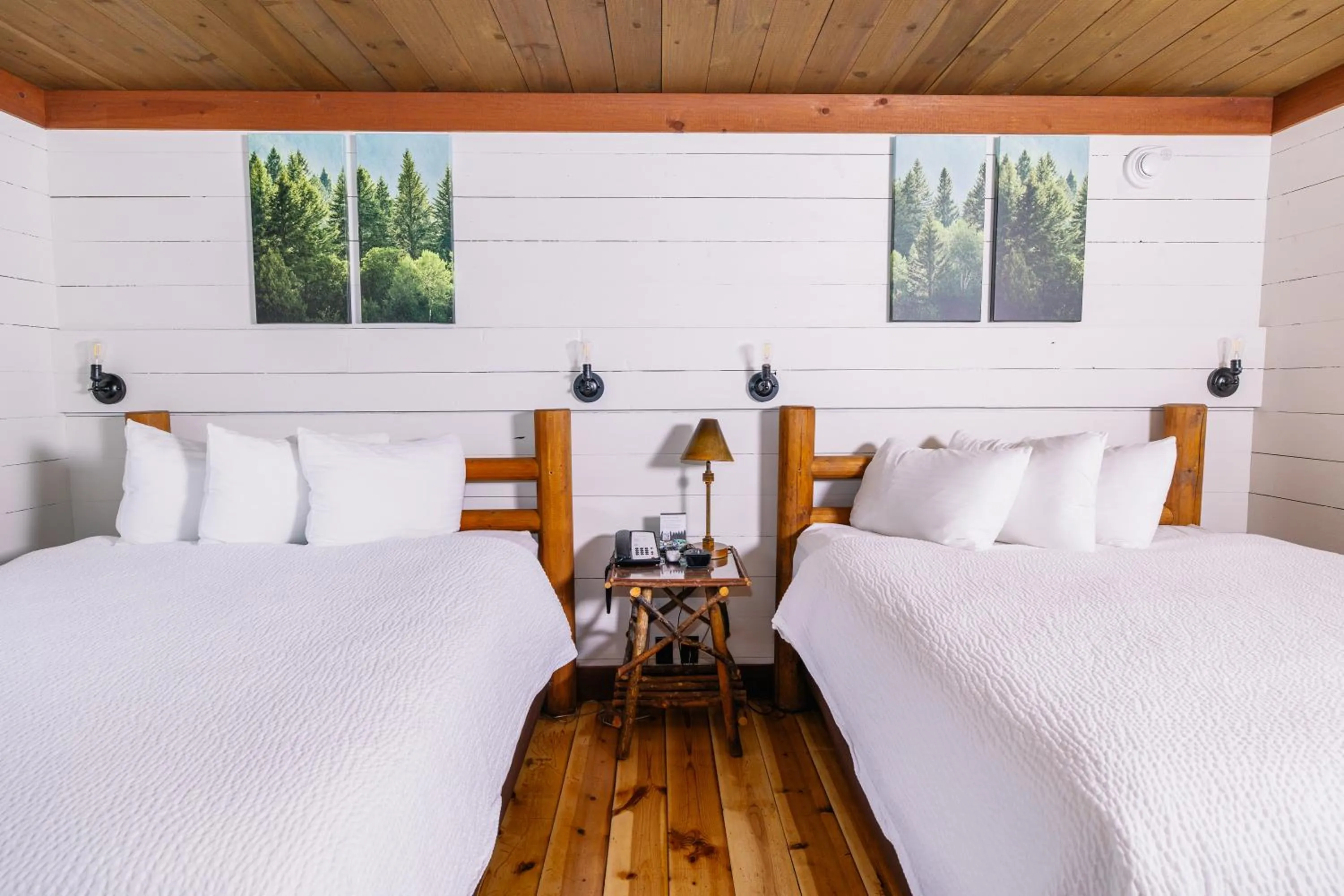 Bed in Drummond Island Resort