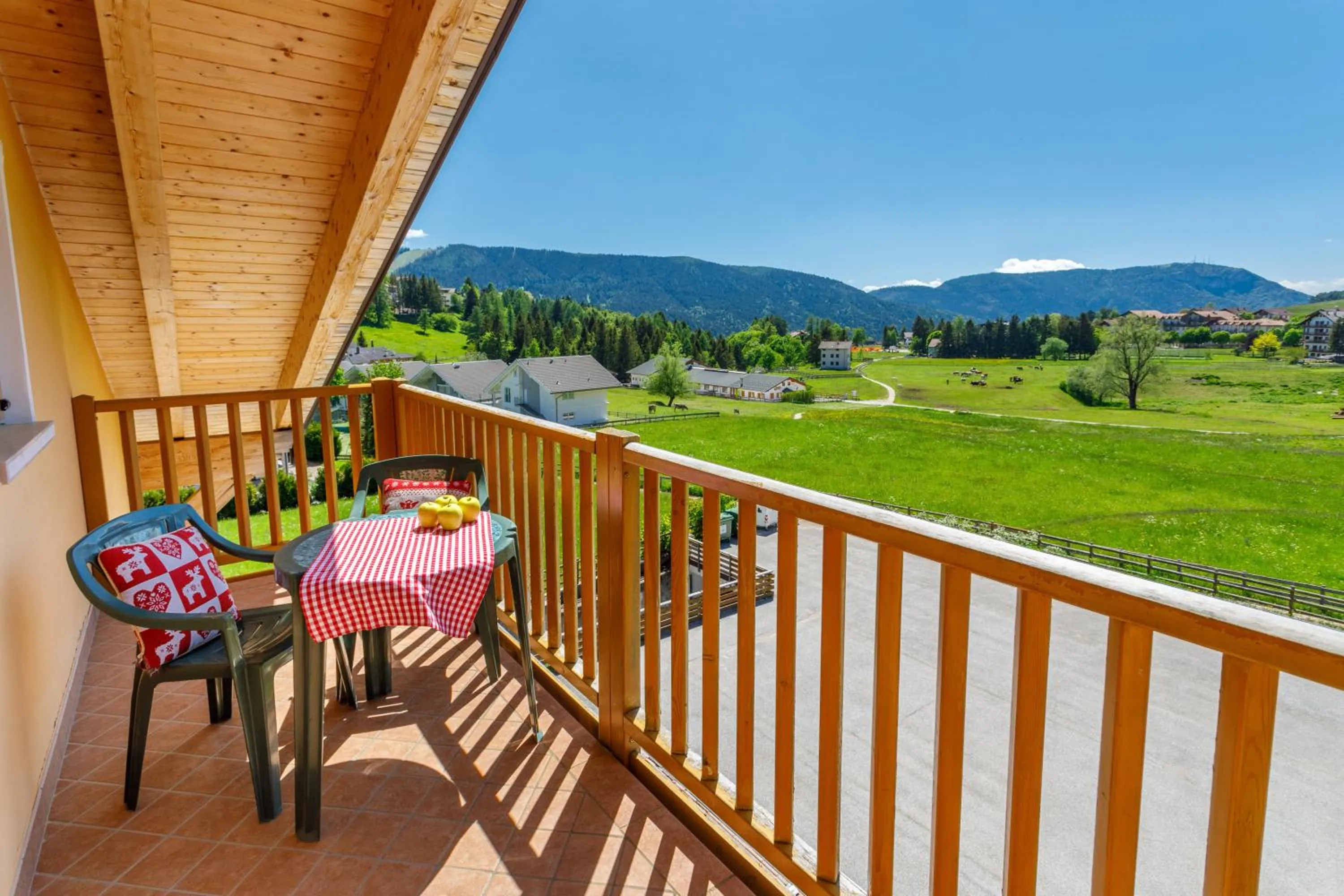 Spring in Residence Stella