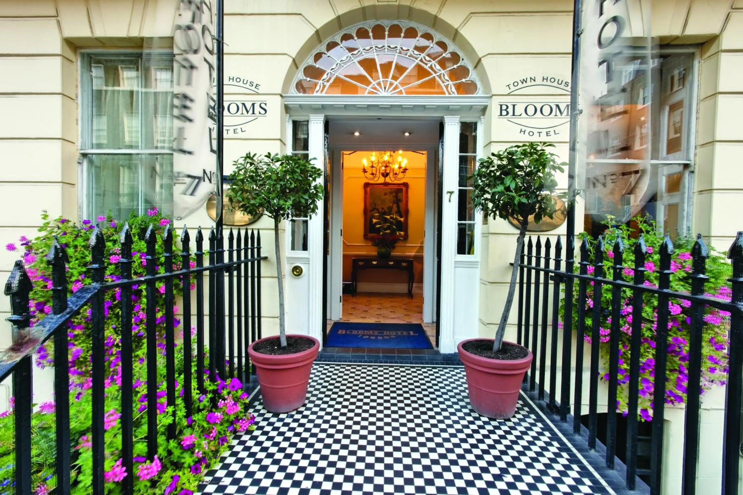 Facade/entrance in Grange Blooms Hotel