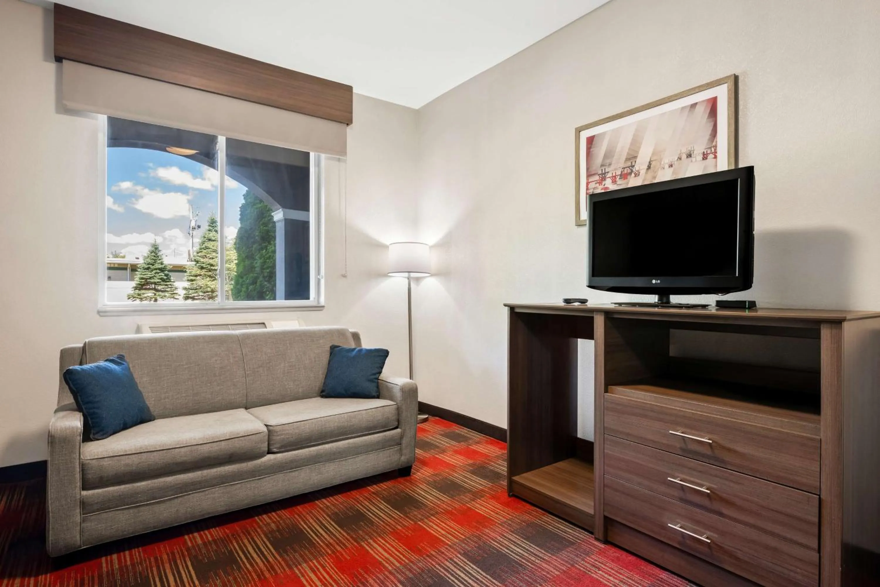 Photo of the whole room in Best Western Dartmouth-New Bedford