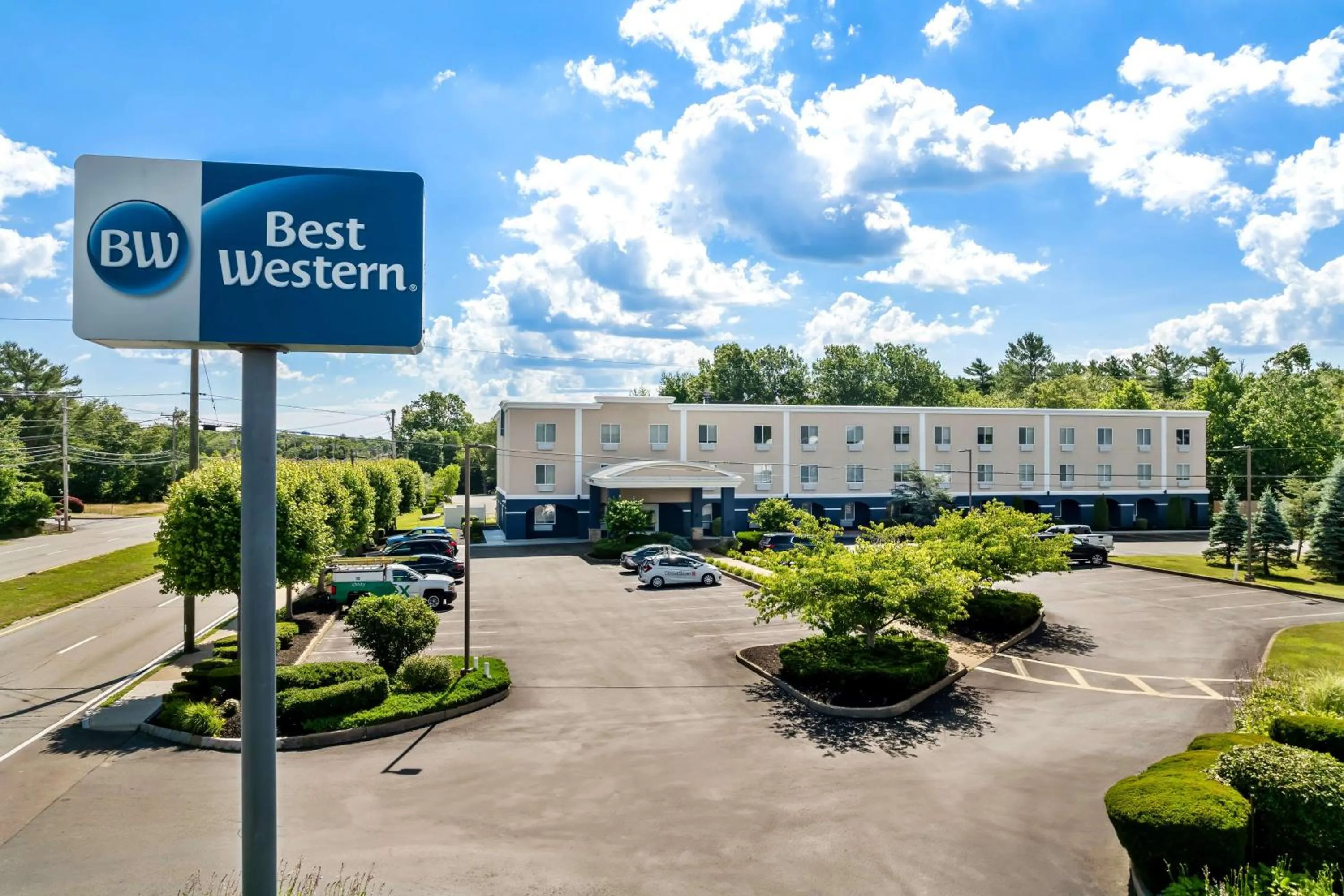 Property building in Best Western Dartmouth-New Bedford