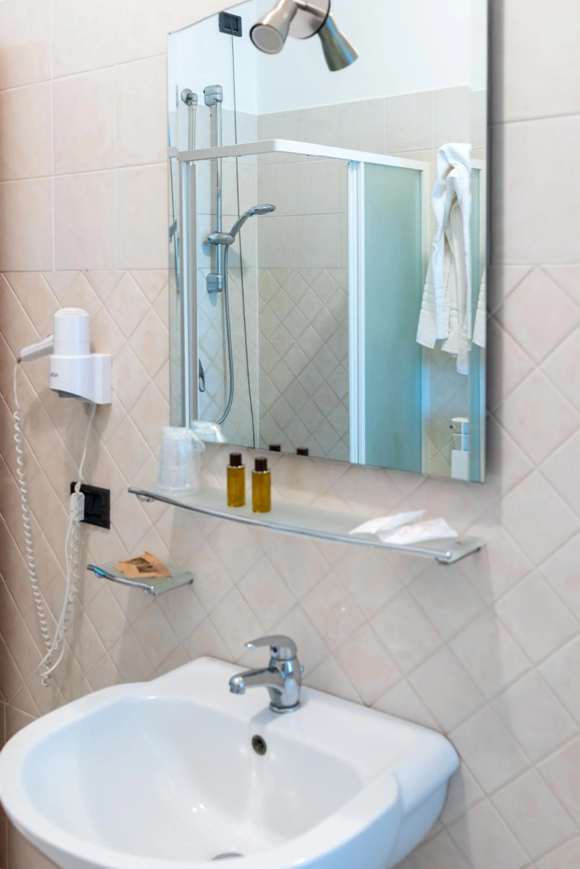 Bathroom in Hotel Villa Maria