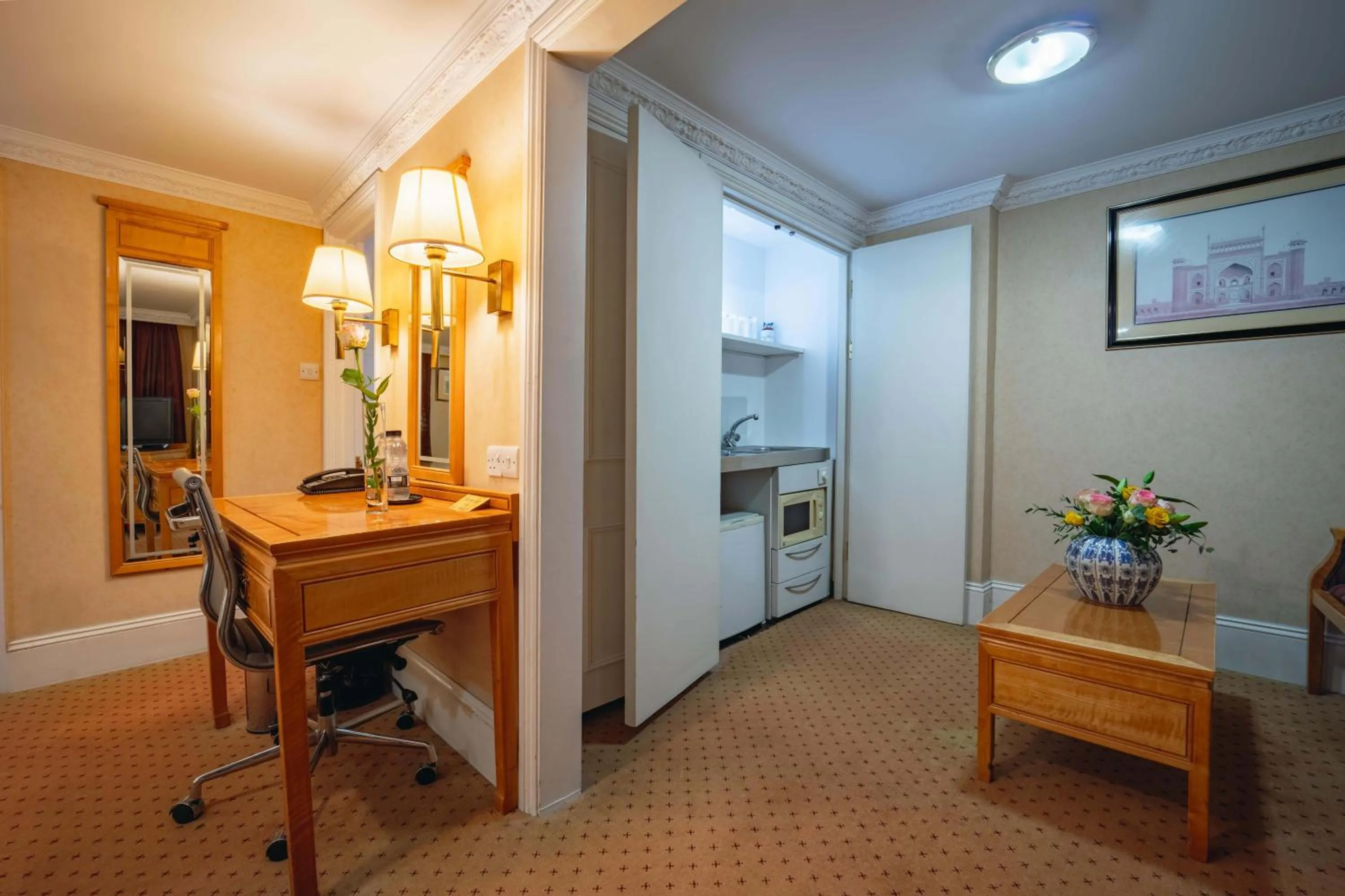 Kitchen or kitchenette in Grange Buckingham Hotel