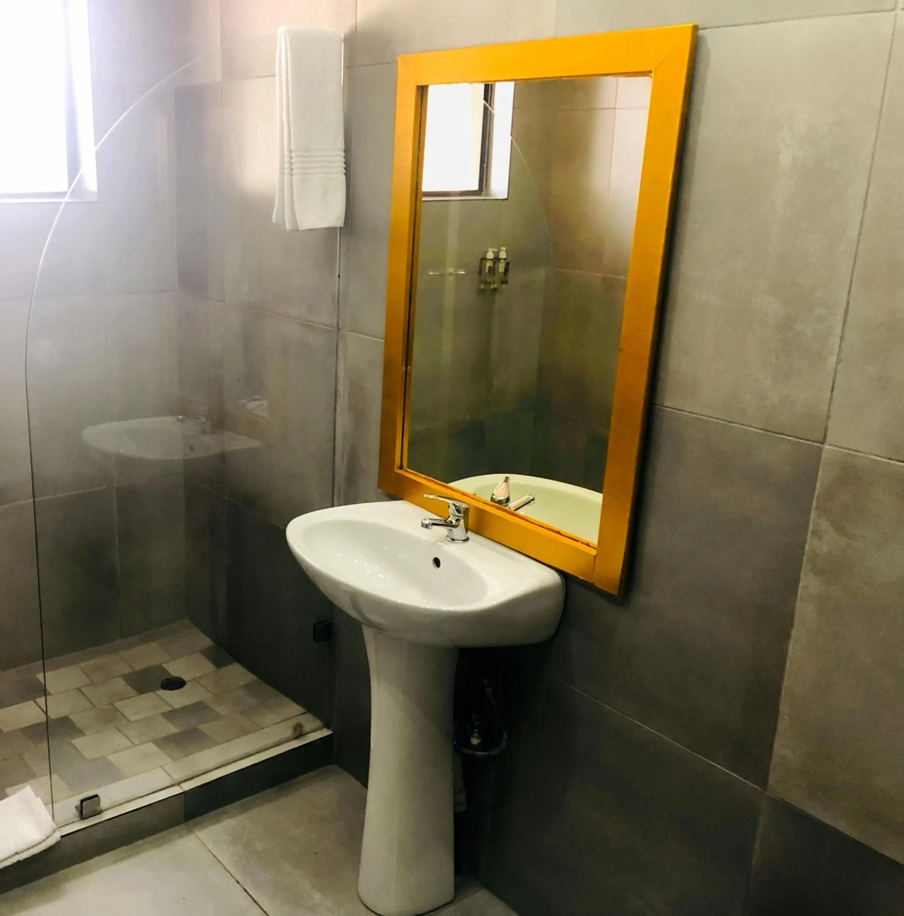 Shower in Elephant Springs