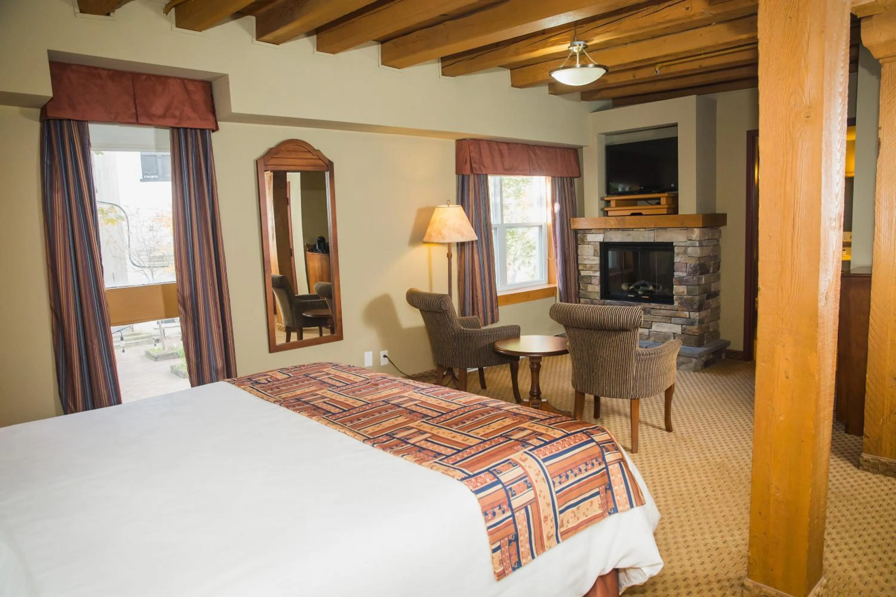 Photo of the whole room, Bed in Murray Premises Hotel