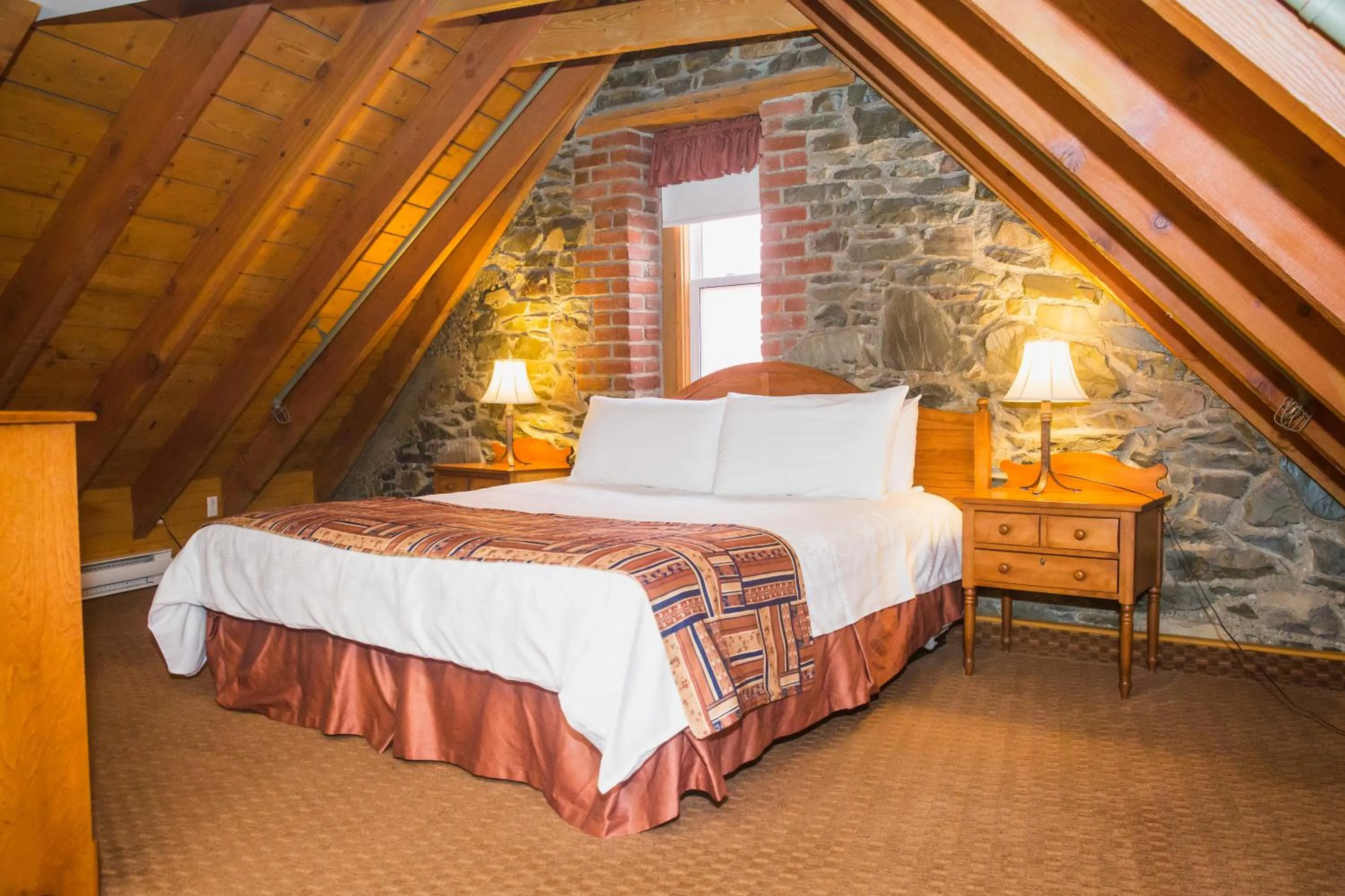 Bed in Murray Premises Hotel