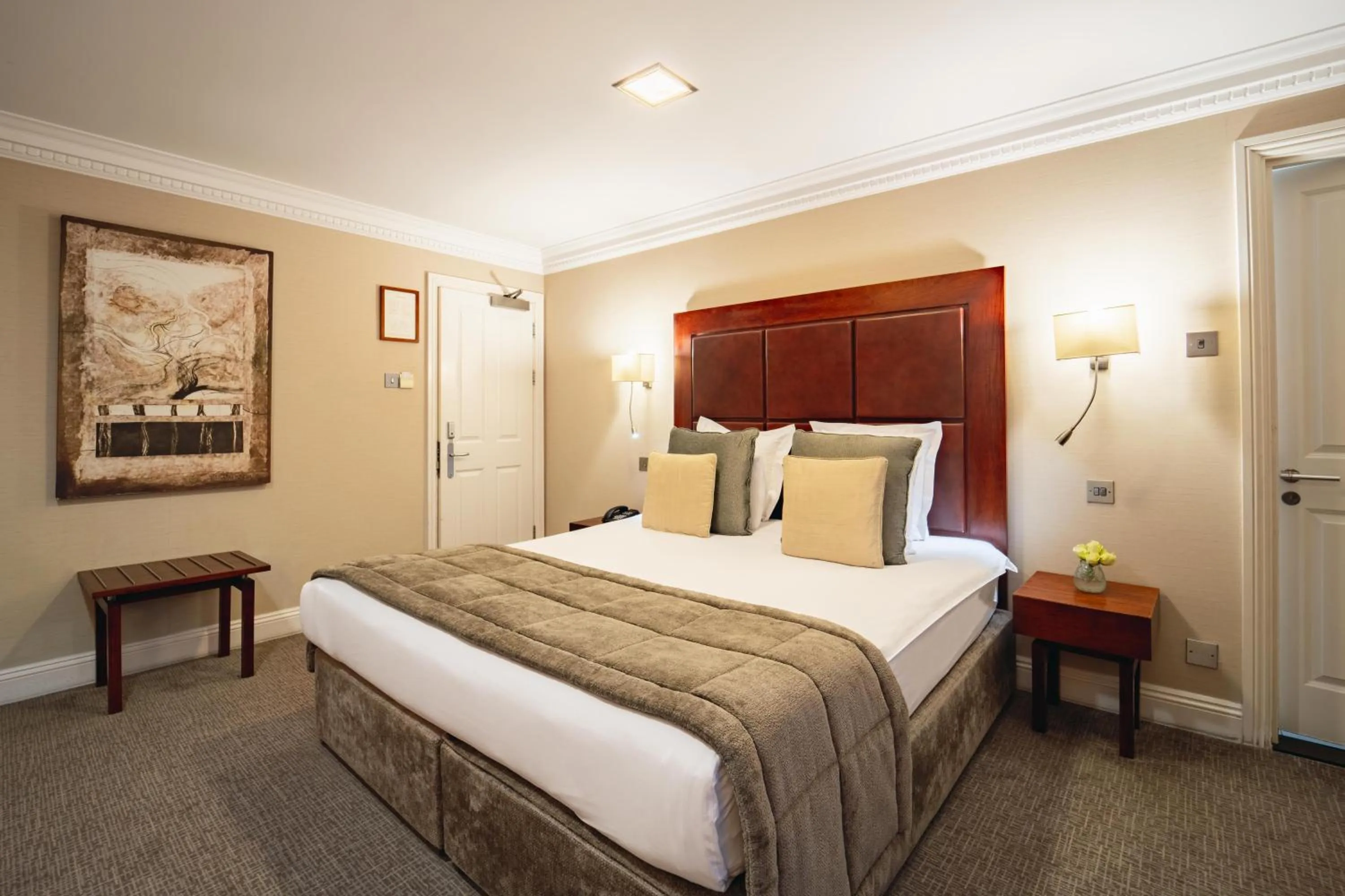 Bed in Grange Beauchamp Hotel