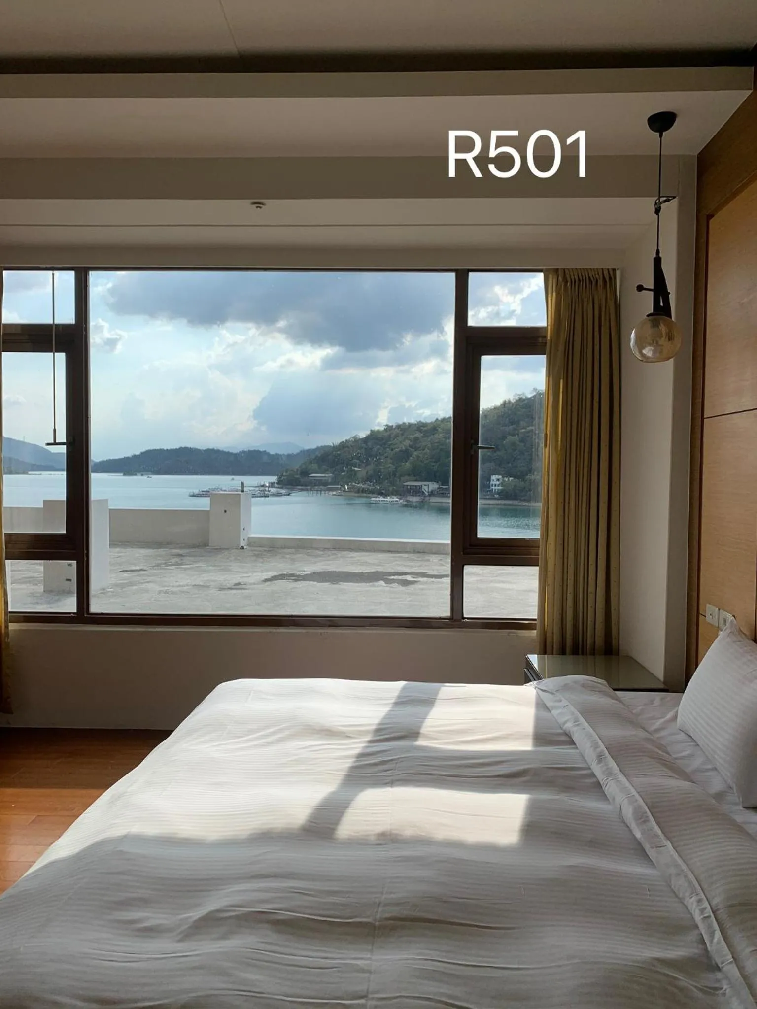 Bed in Miracolo View Hotel