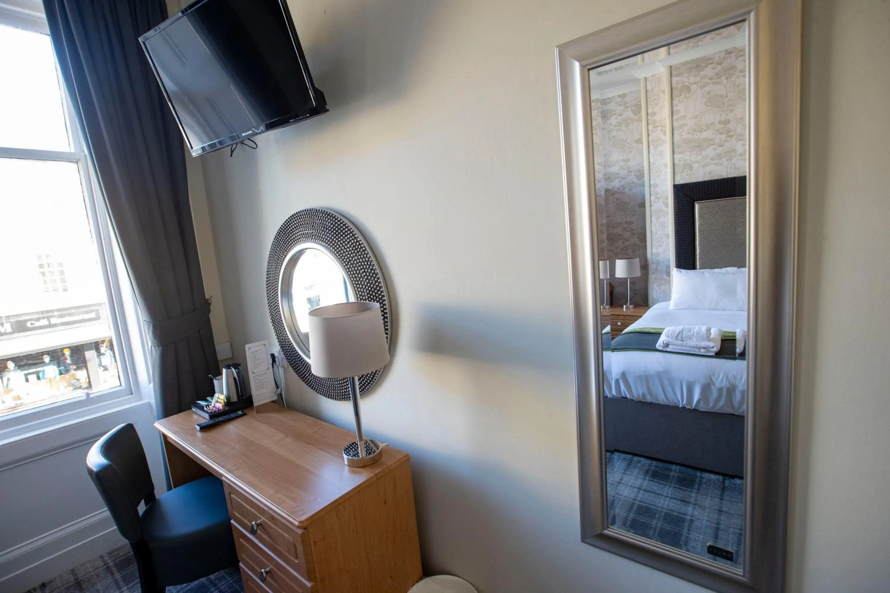 Bed in The Waverley Hotel