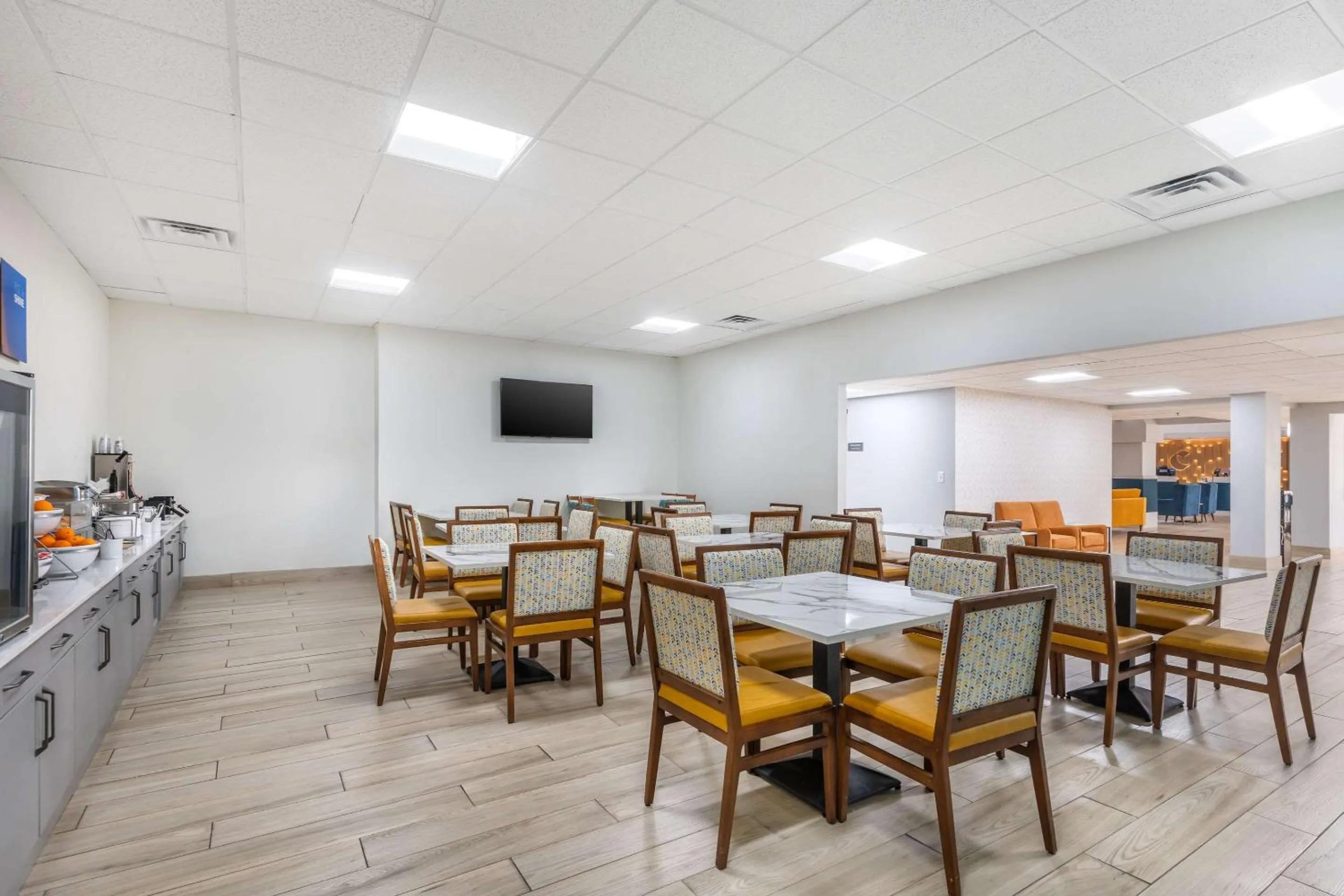 Breakfast in Comfort Inn & Suites Chattanooga-East Ridge