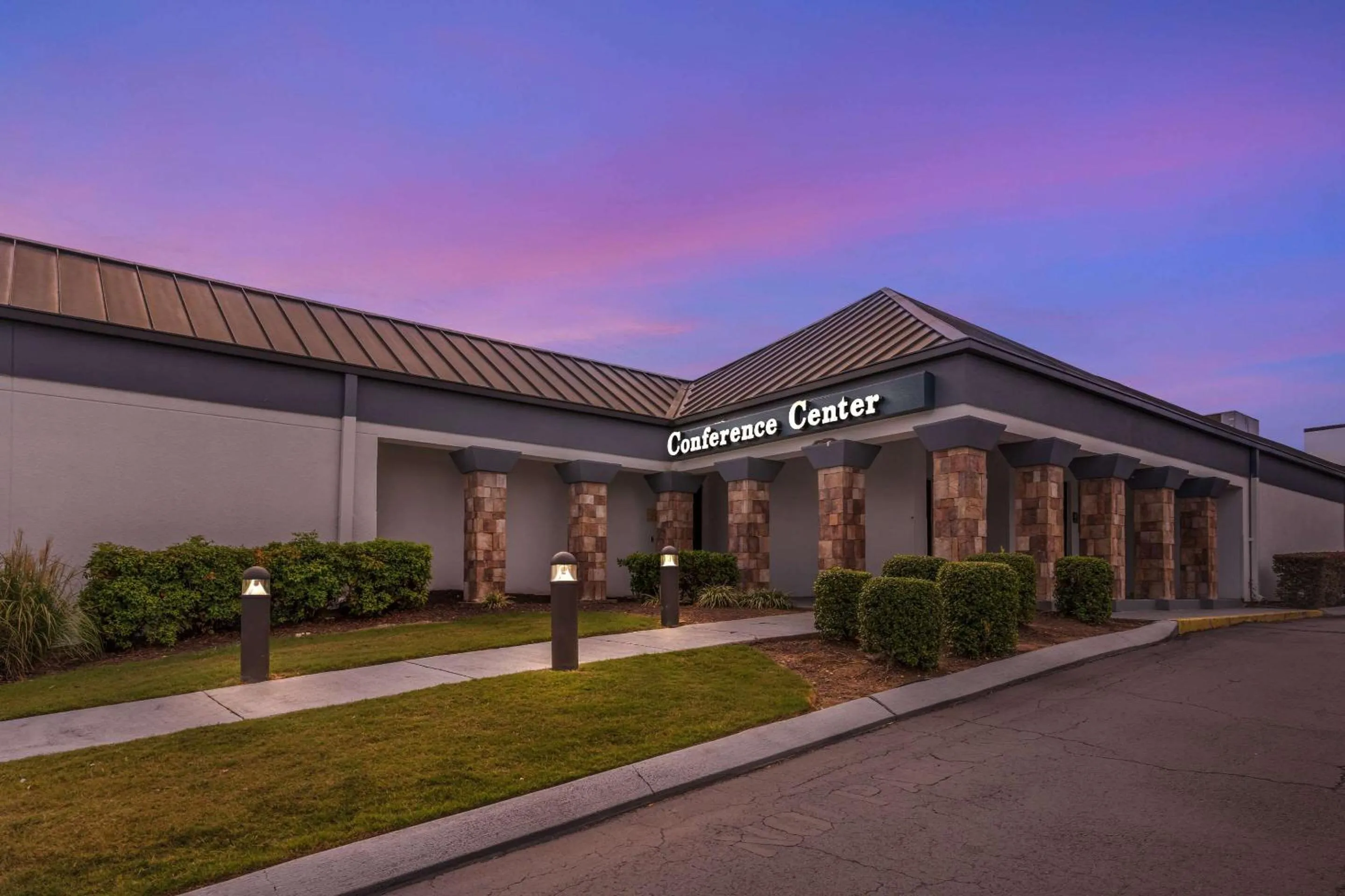 Property building in Comfort Inn & Suites Chattanooga-East Ridge
