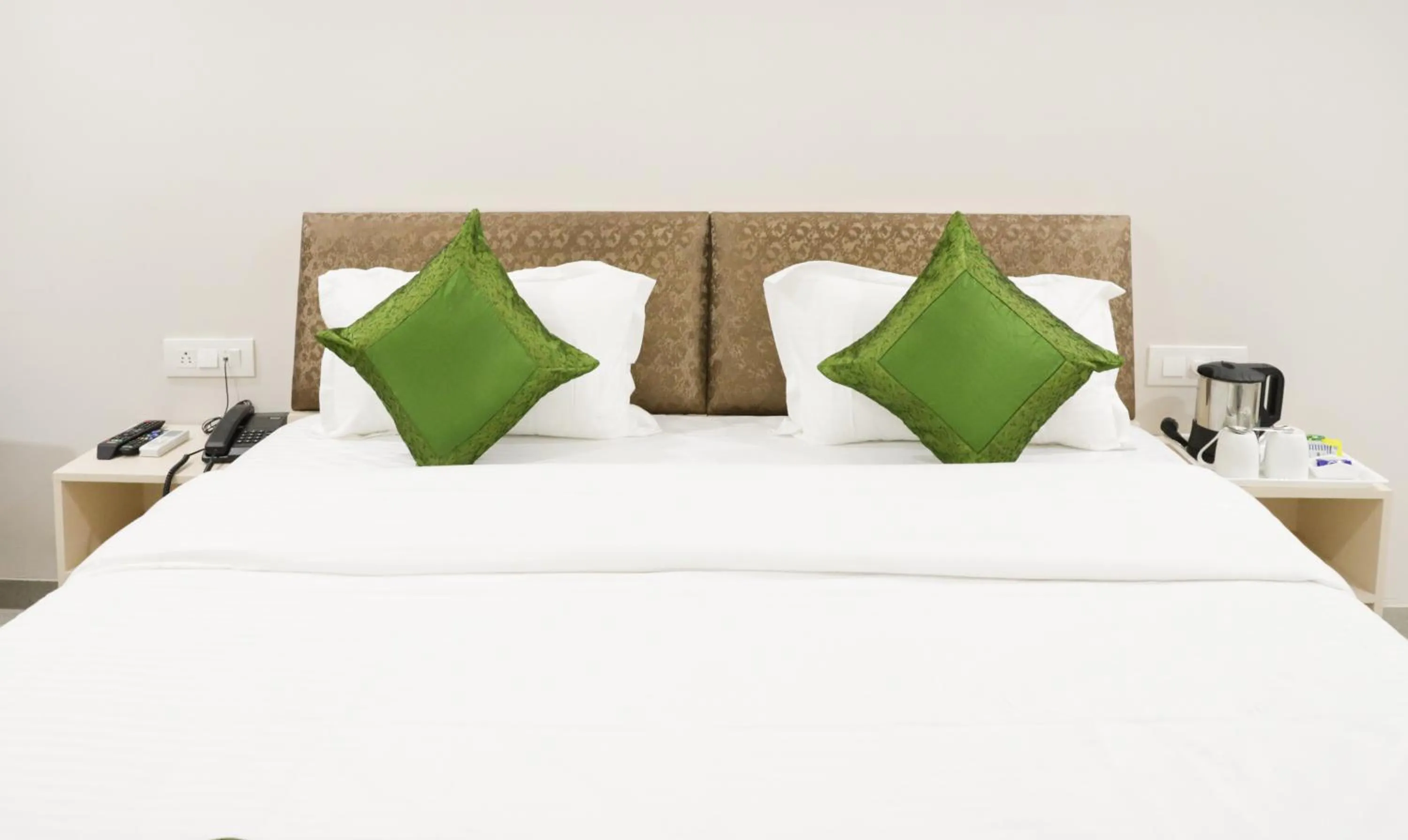 Buffet breakfast in Itsy Hotels Kamron