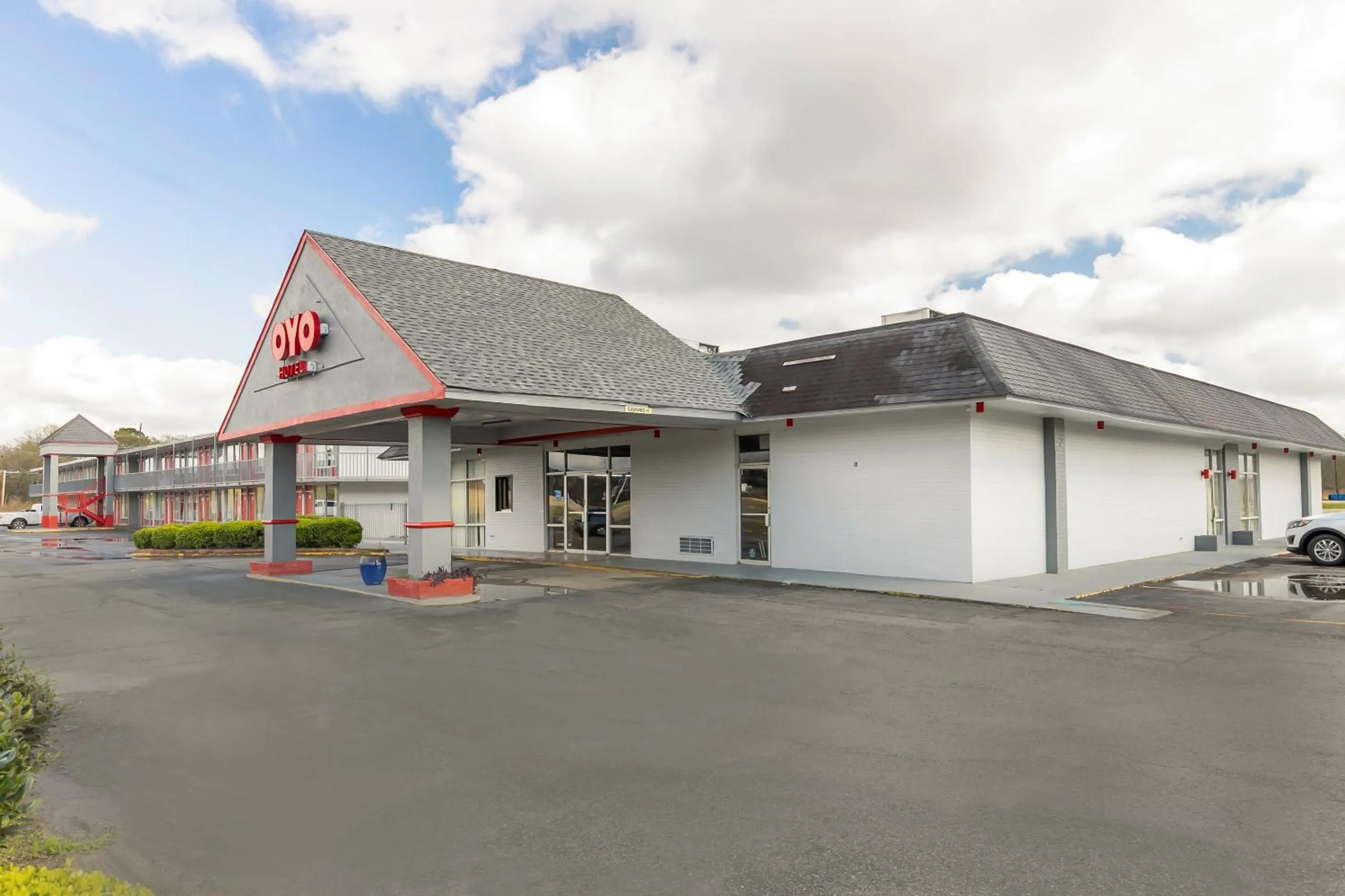 Facade/entrance in OYO Hotel Jennings Near Crowley, LA I-10