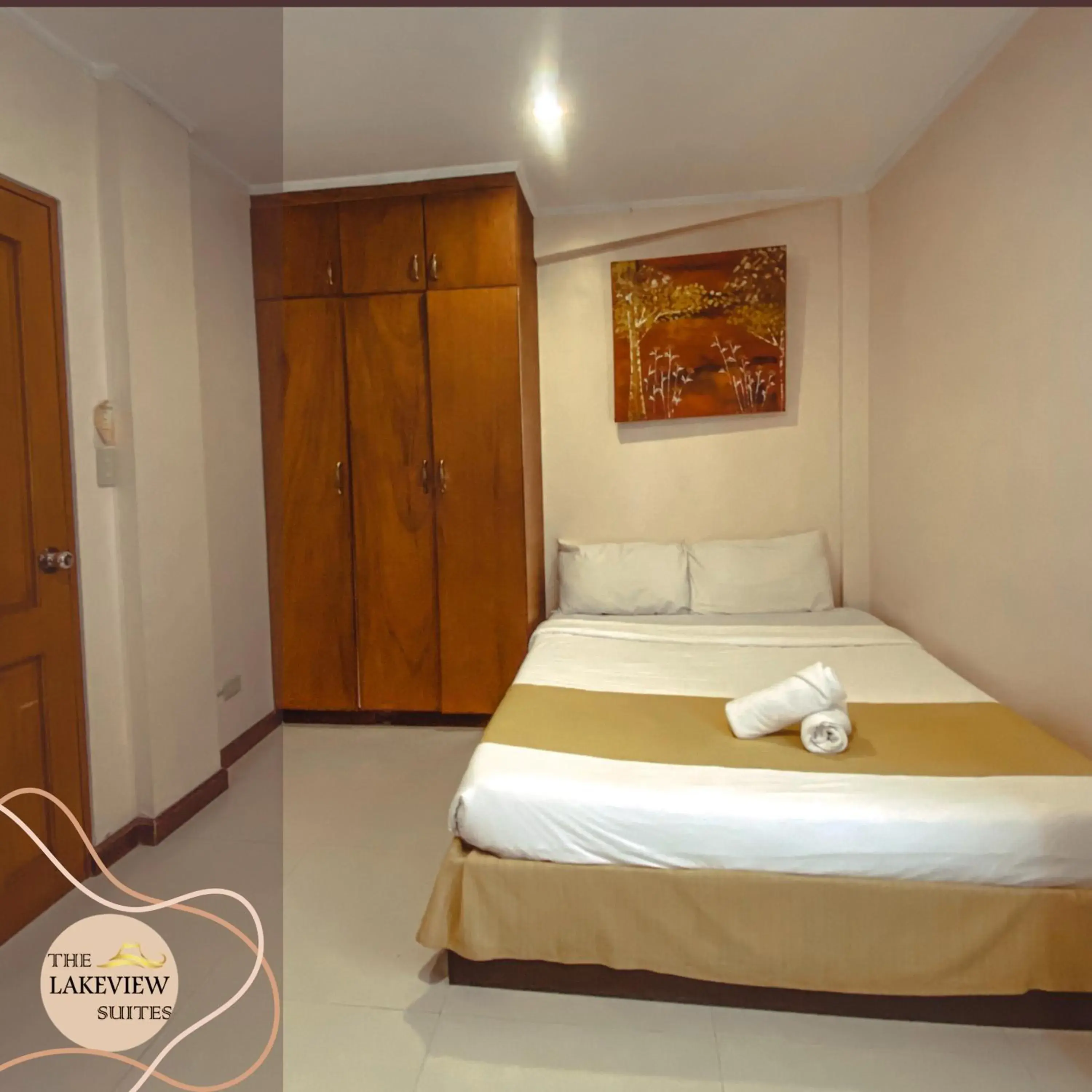 Deluxe Queen Room in The Lakeview Suites Deluxe Queen Room in The Lakeview Suites