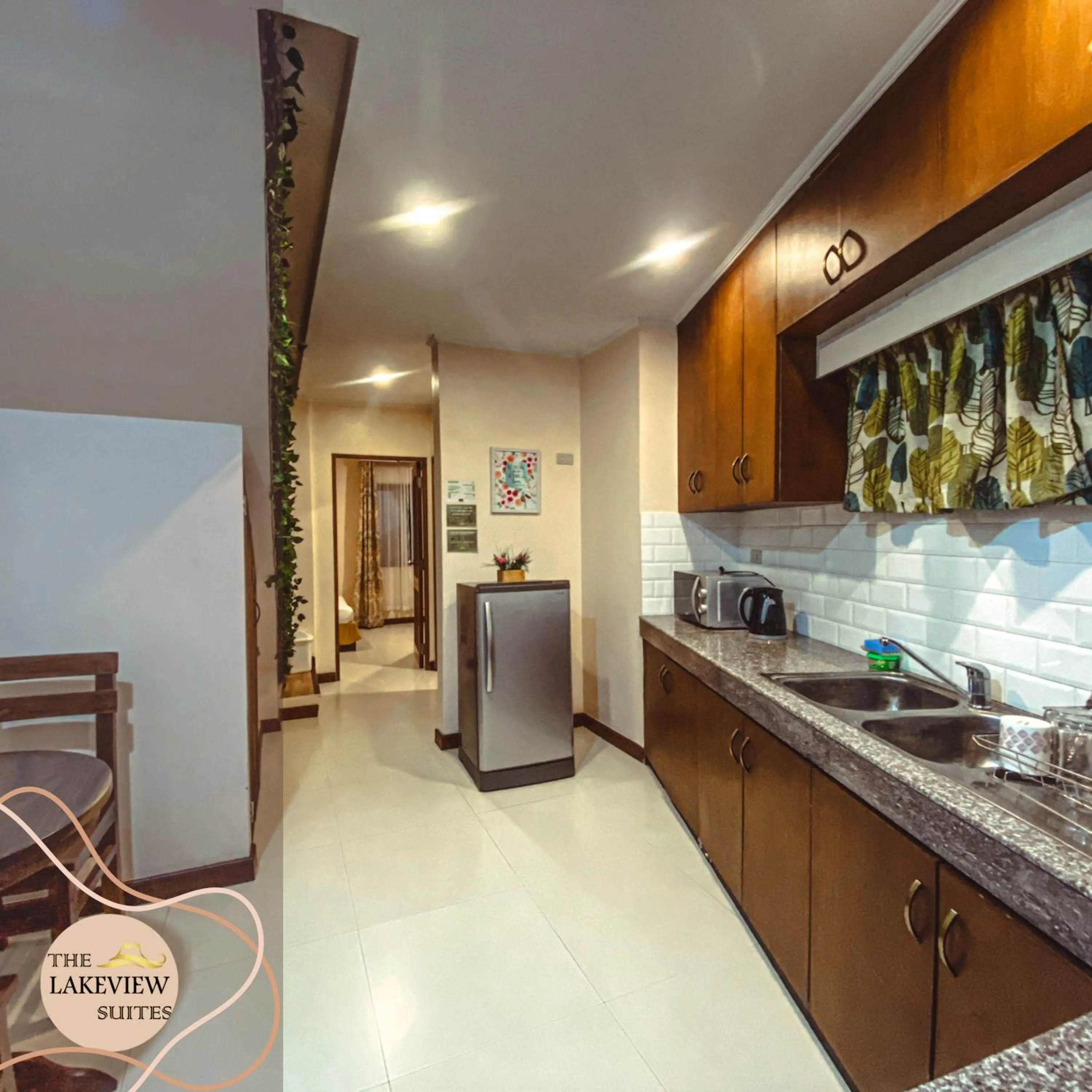 Kitchen or kitchenette in The Lakeview Suites