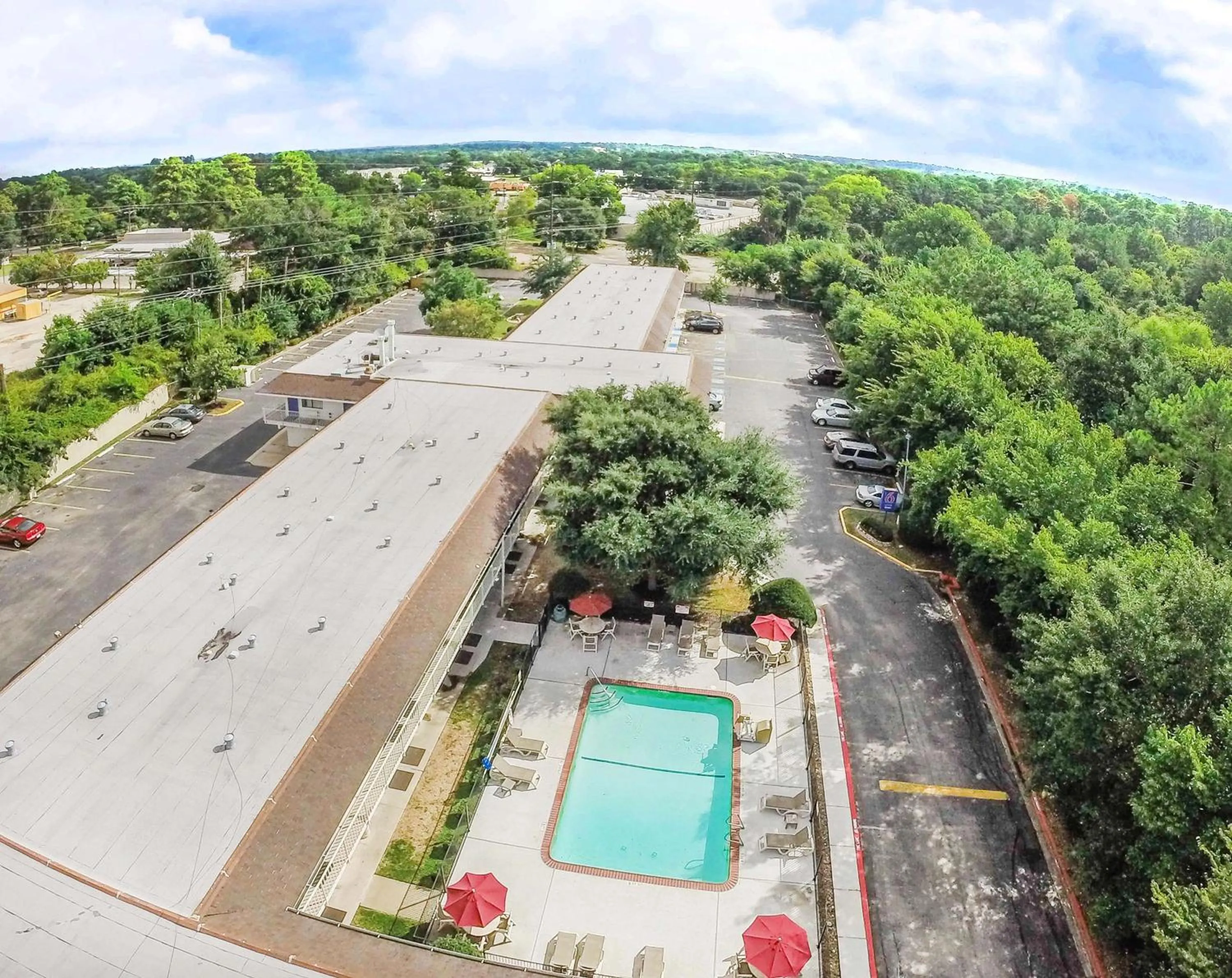 Property building in Motel 6-Huntsville, TX