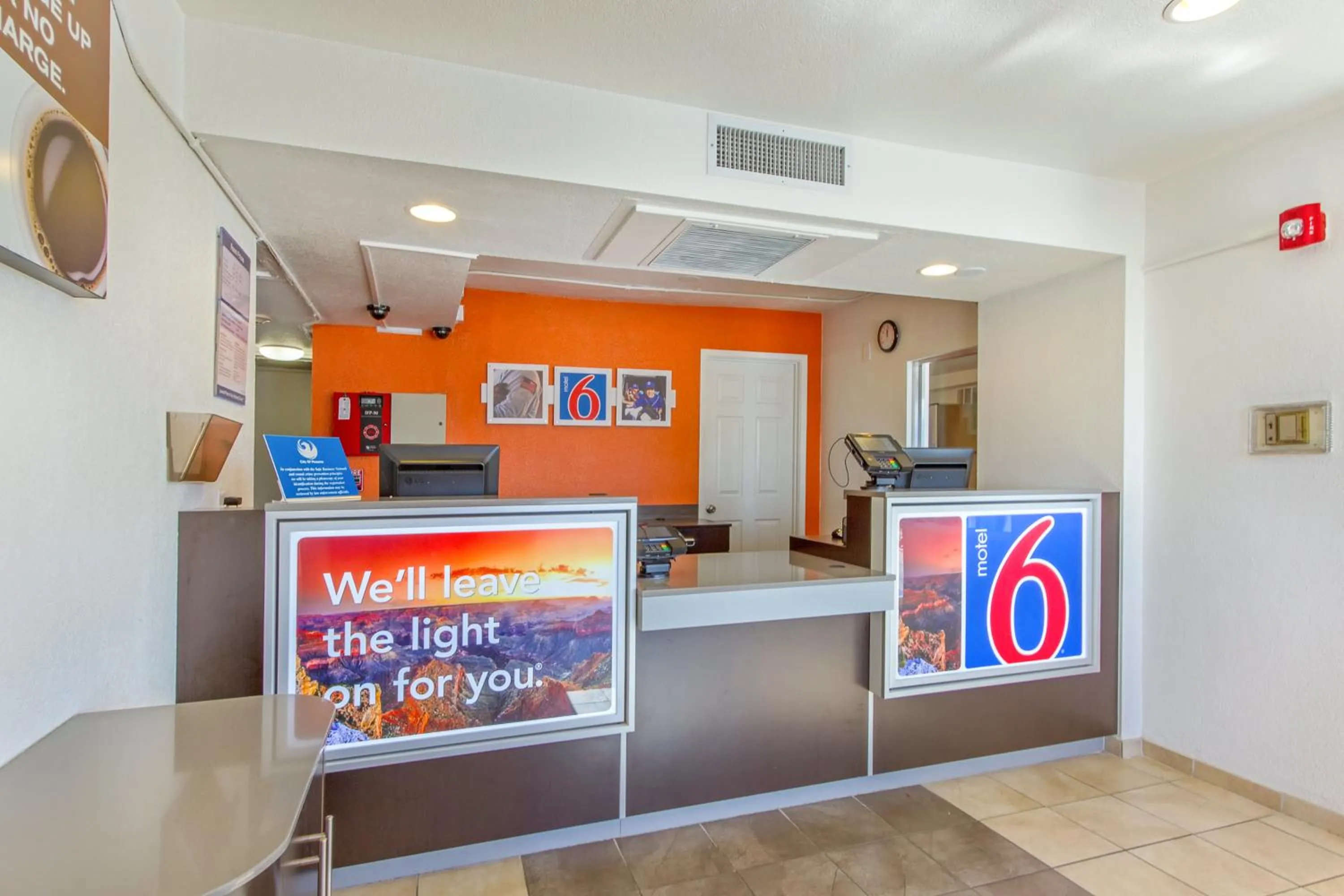 Lobby or reception in Motel 6-Phoenix, AZ - North Bell Road