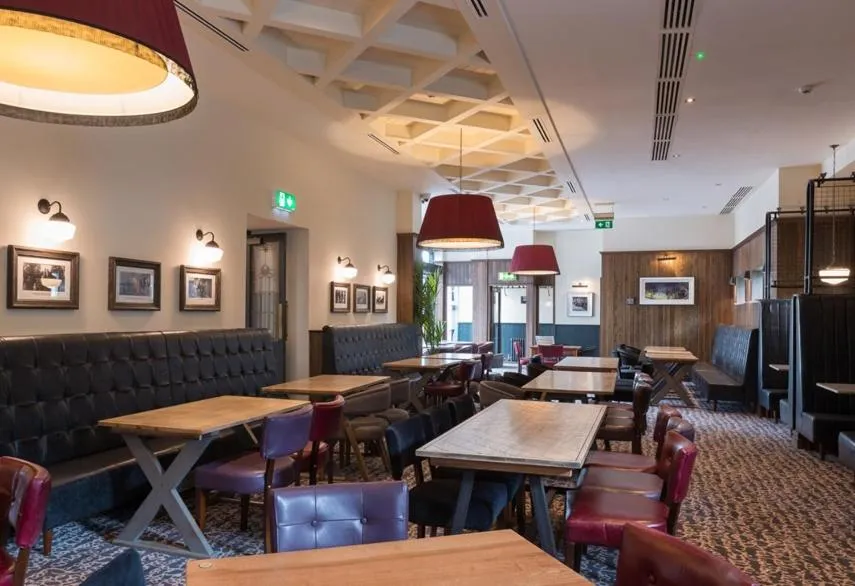 Restaurant/places to eat in The Old Borough Hotel - Wetherspoon