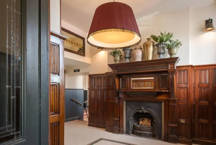 Lobby or reception in The Old Borough Hotel - Wetherspoon