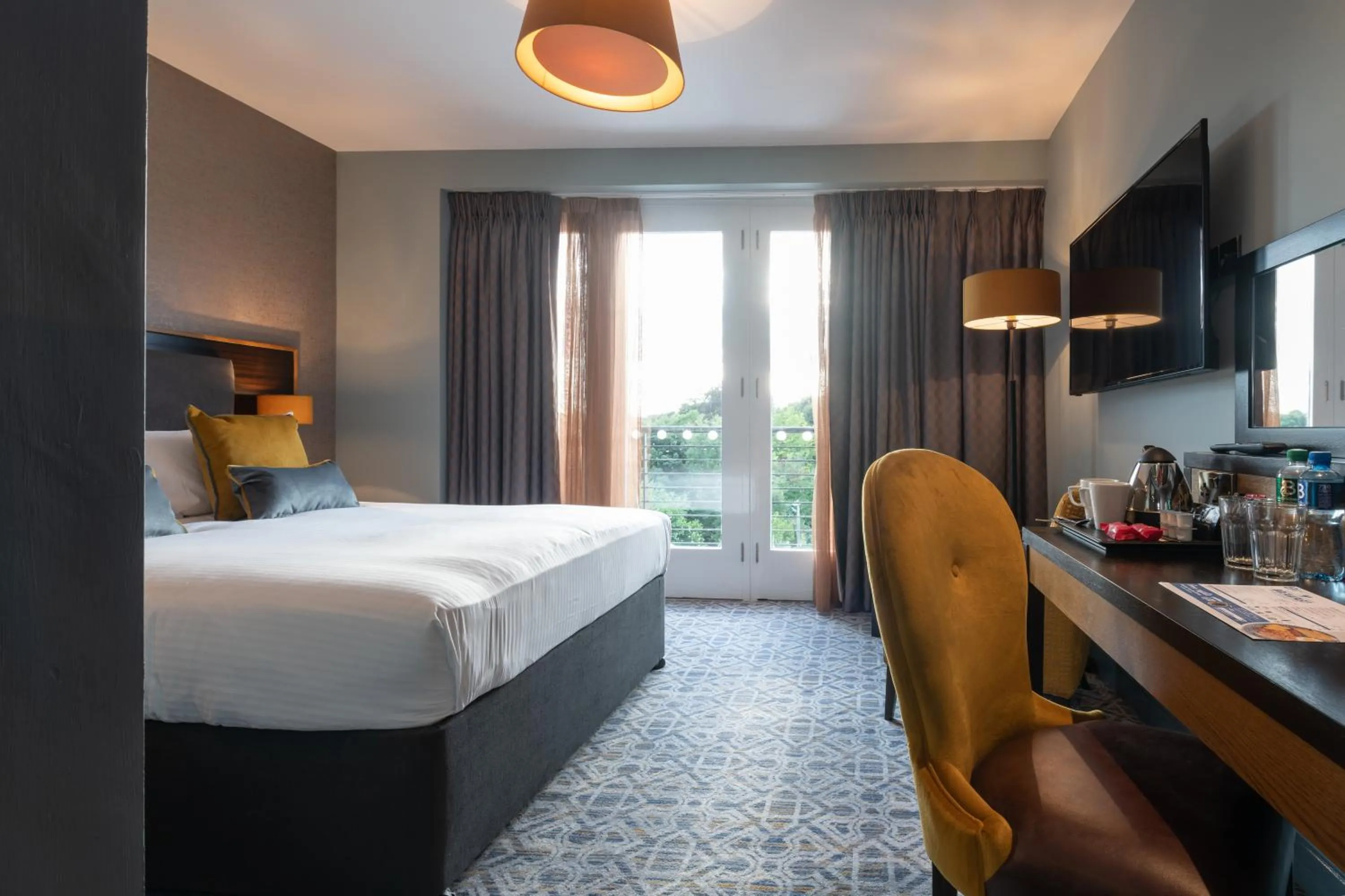 Bed in The Old Borough Hotel - Wetherspoon