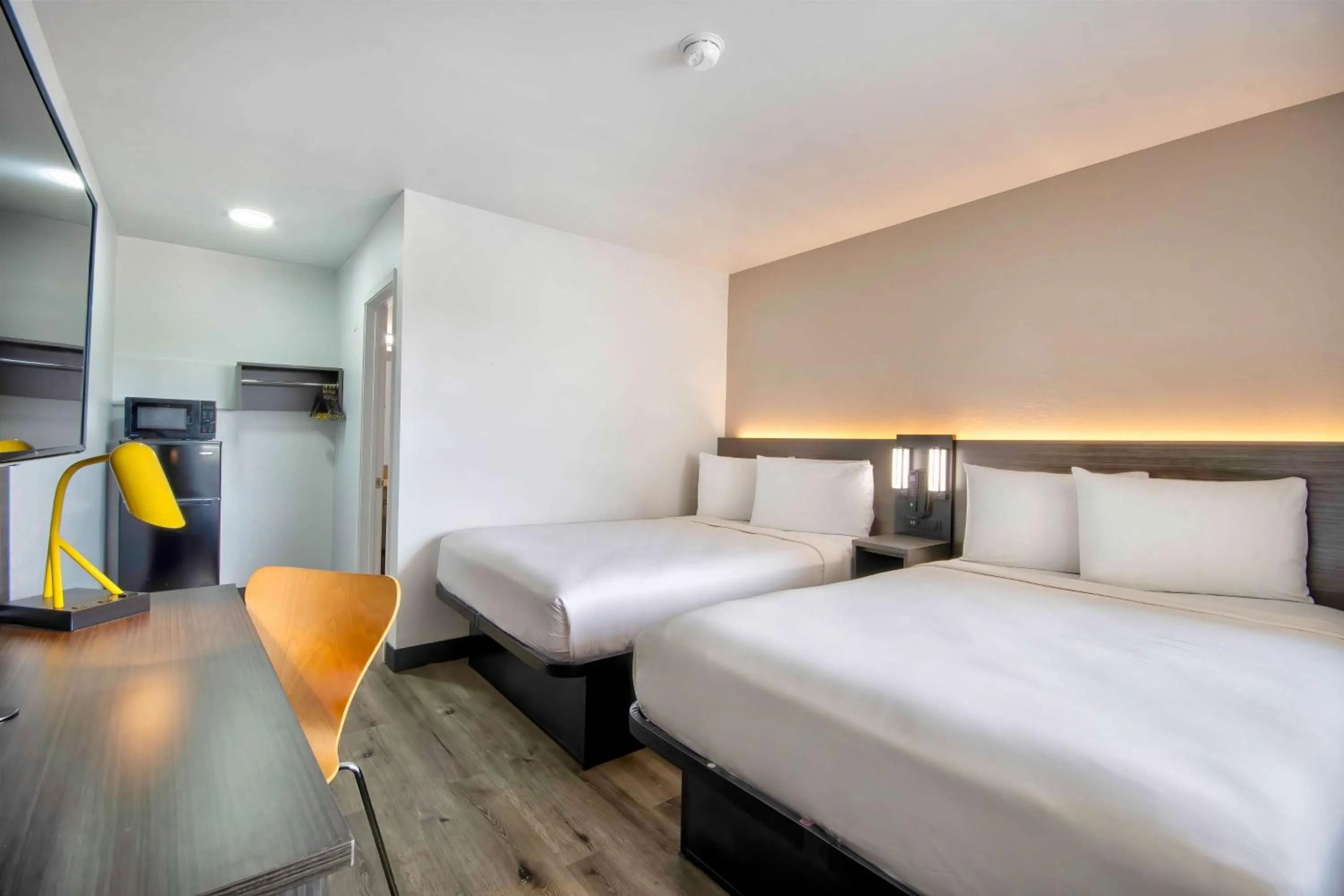 Bedroom, Bed in Motel 6-Austin, TX - North