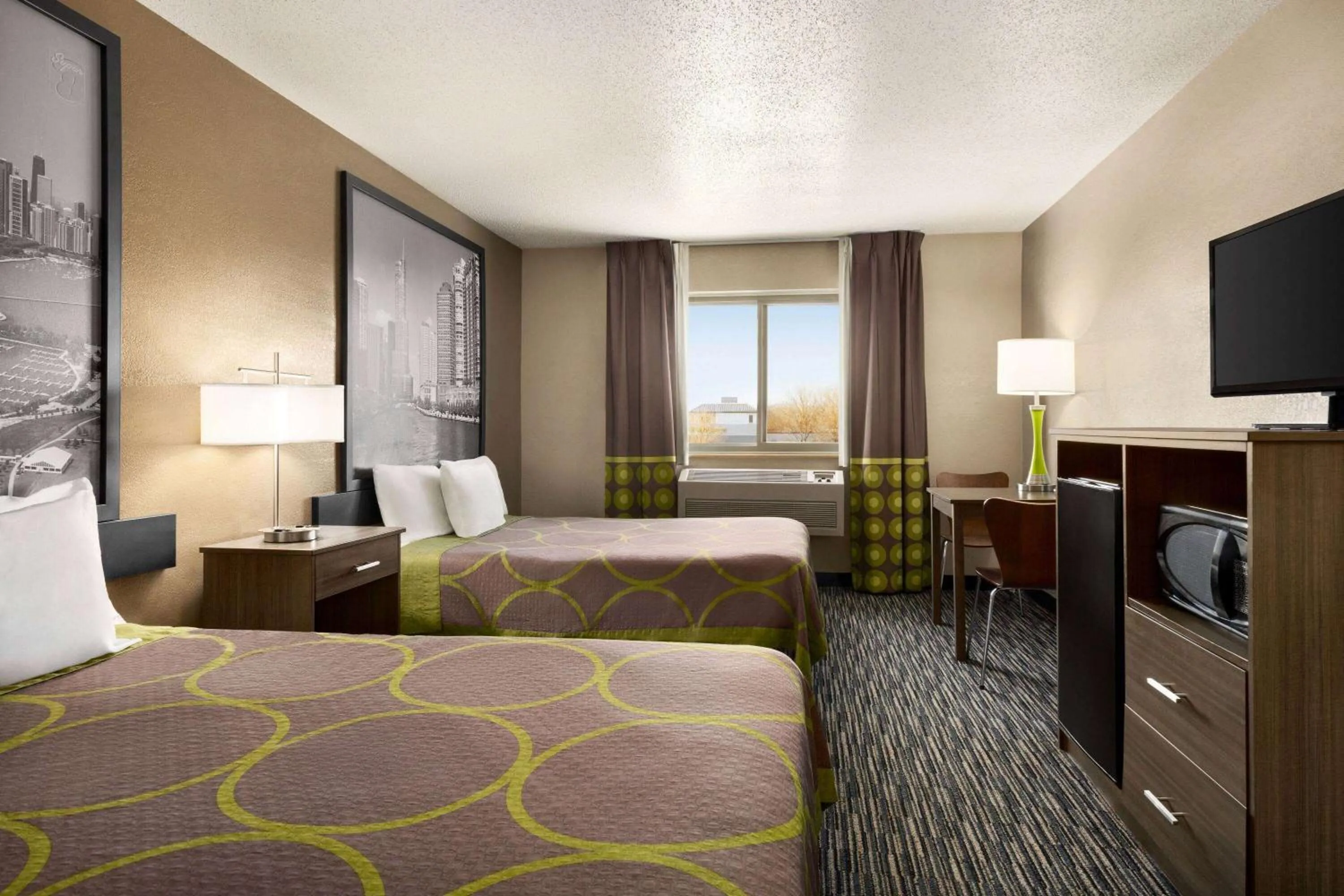 Photo of the whole room, Bed in Super 8 by Wyndham Joliet I-55 N/Chicago