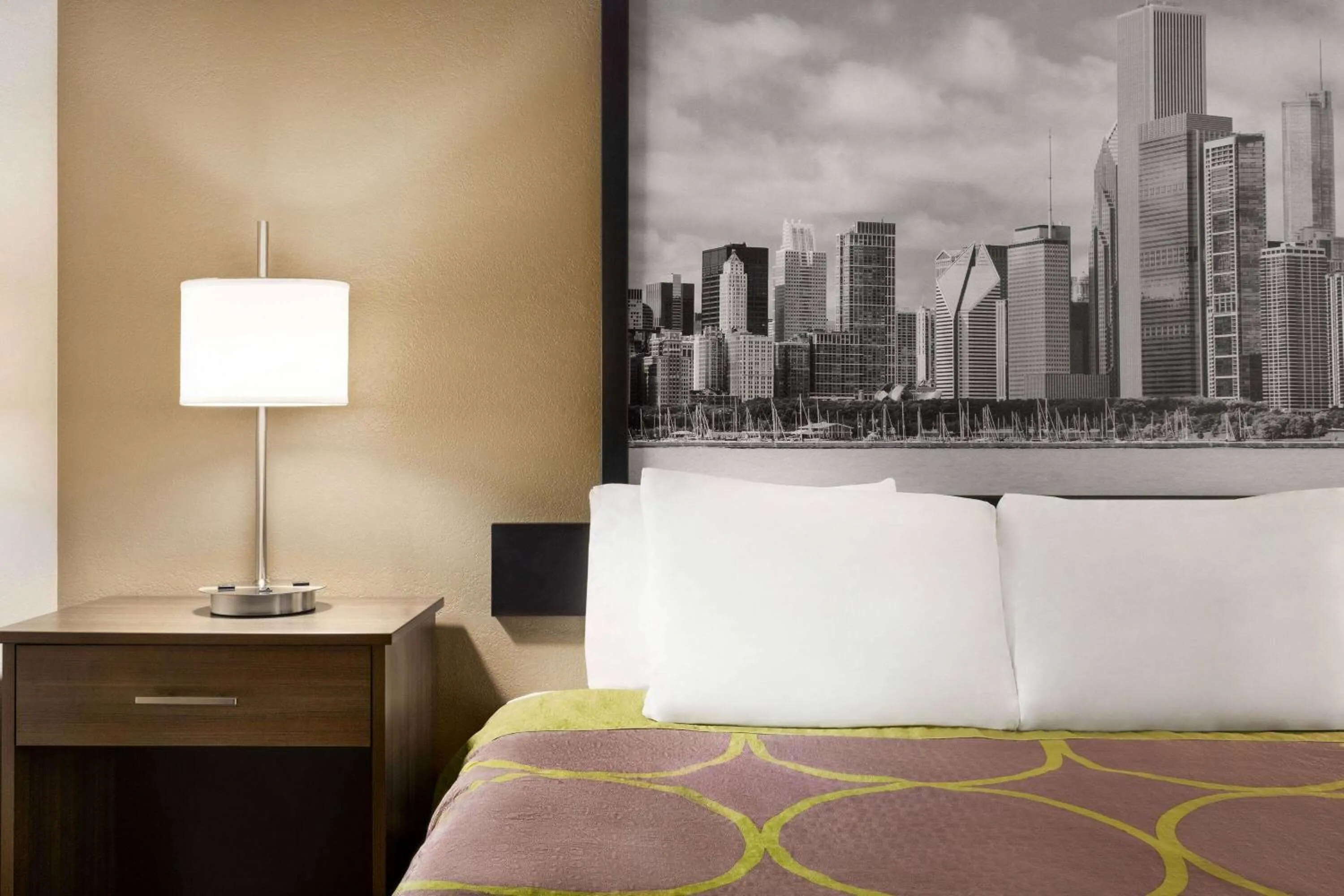 Photo of the whole room, Bed in Super 8 by Wyndham Joliet I-55 N/Chicago