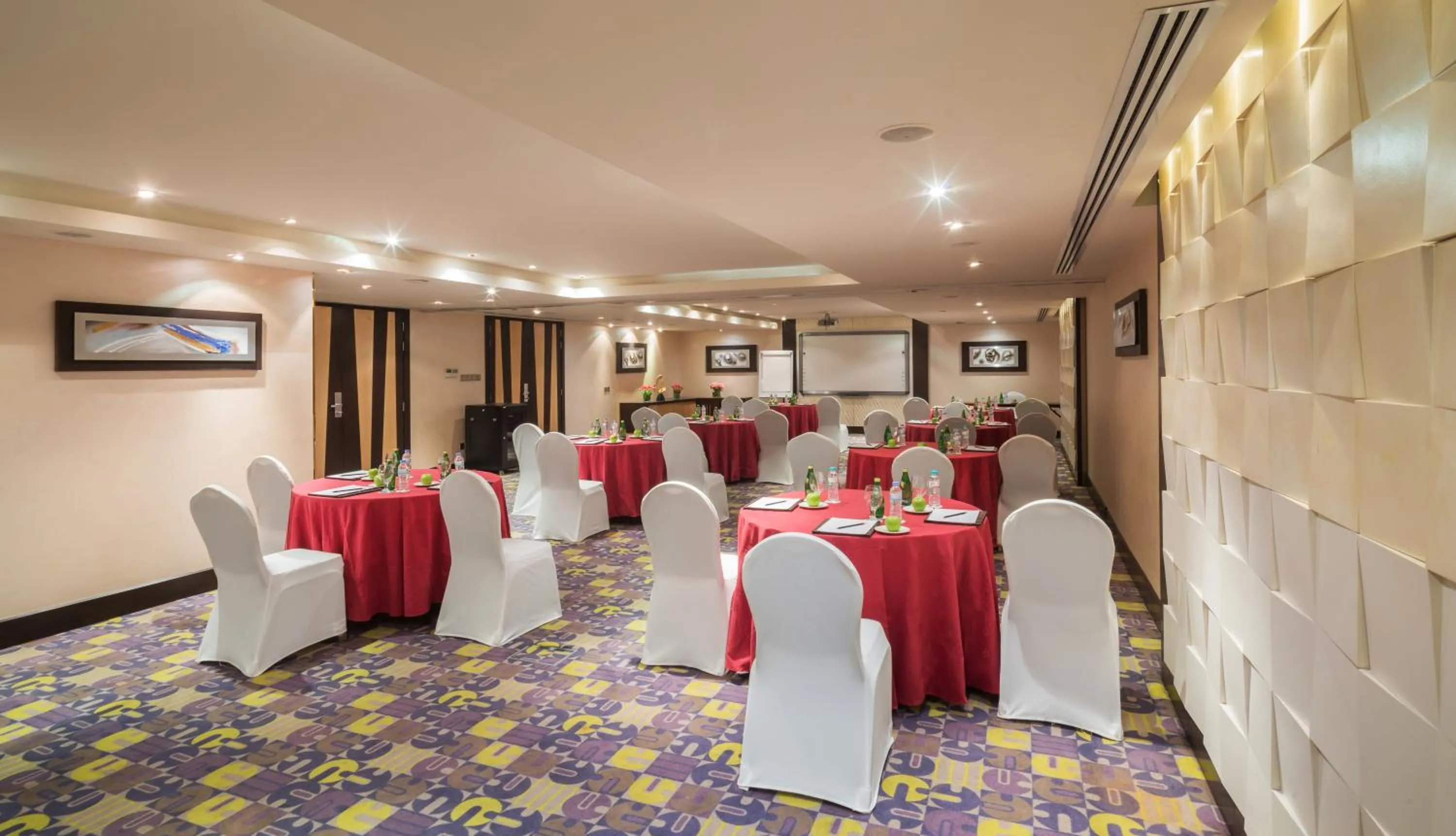 Meeting/conference room in Novotel Suites Riyadh Olaya