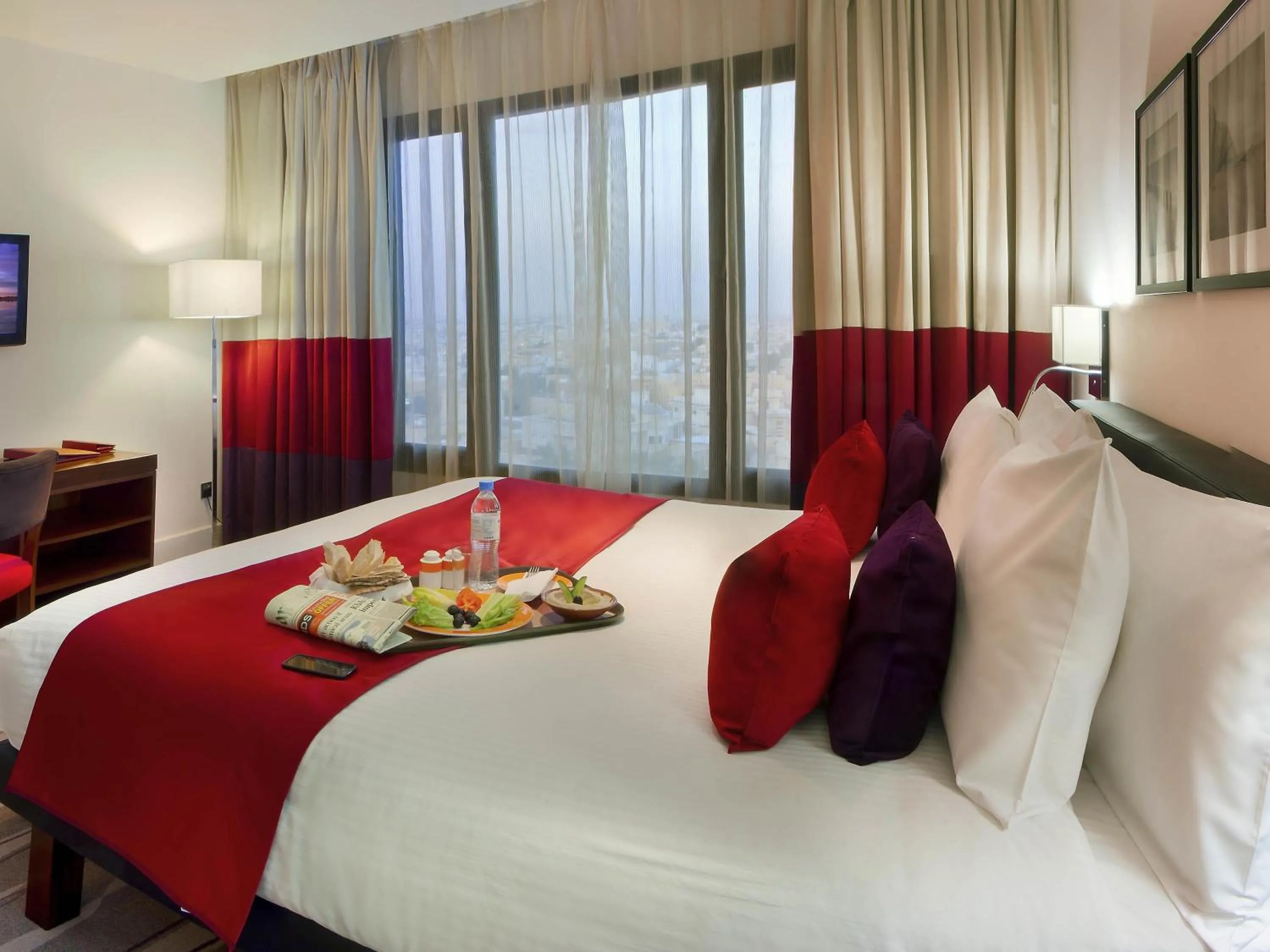 Bedroom, Bed in Novotel Suites Riyadh Olaya