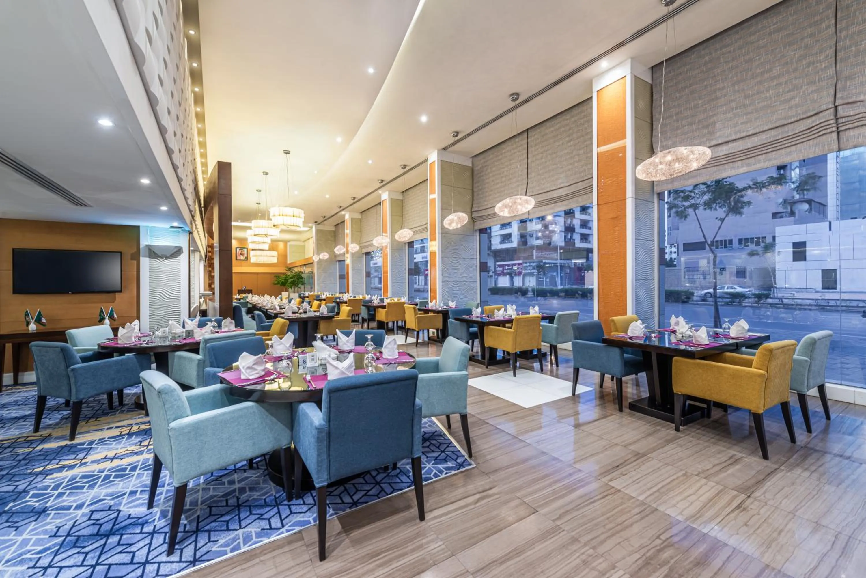 Restaurant/places to eat in Novotel Suites Riyadh Olaya
