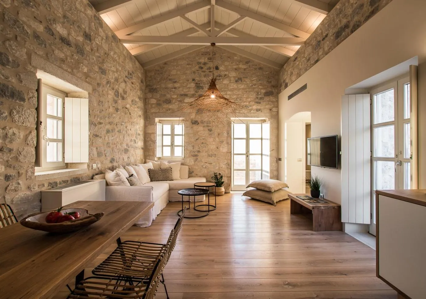 BASSA MAINA Villas & Suites