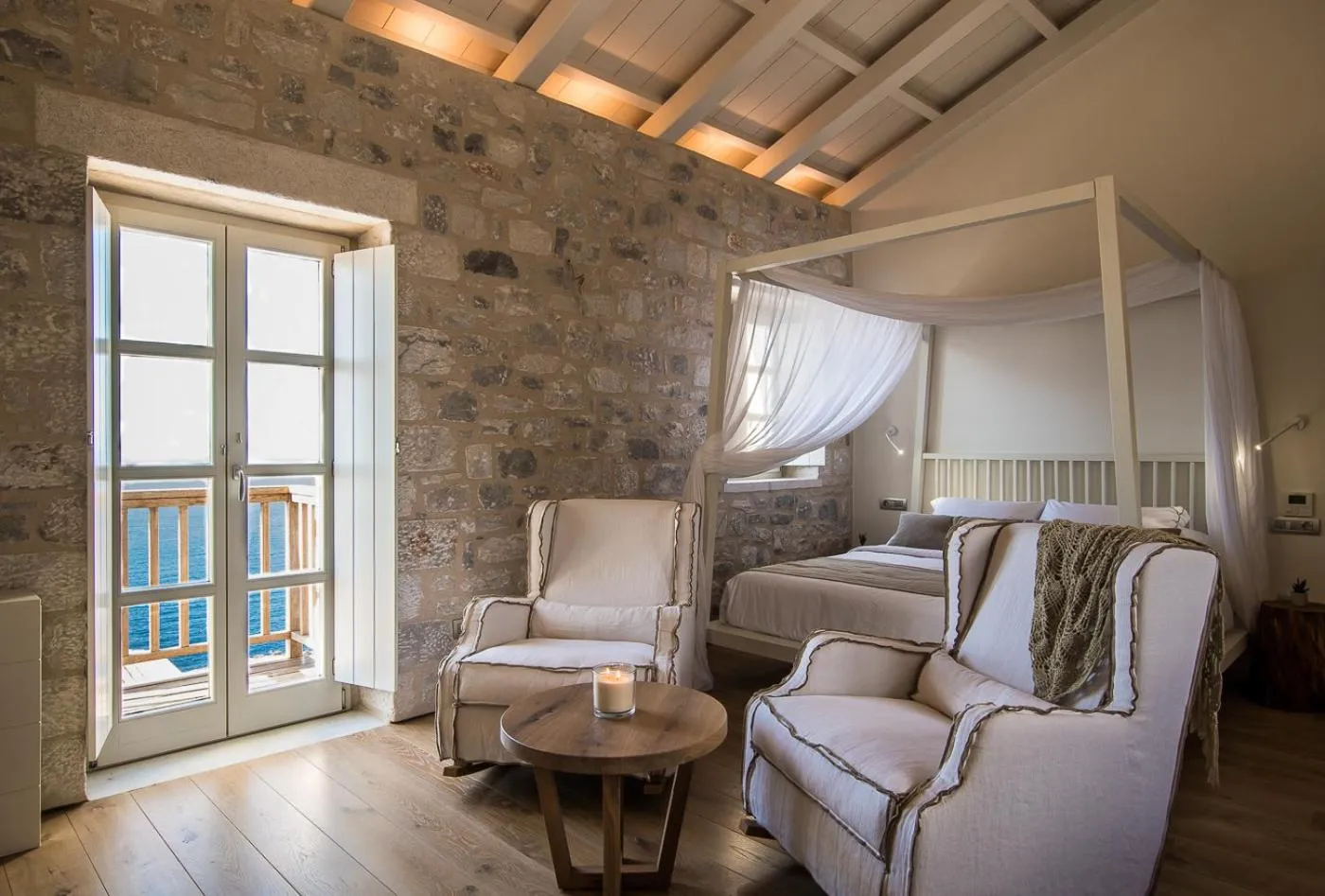 BASSA MAINA Villas & Suites