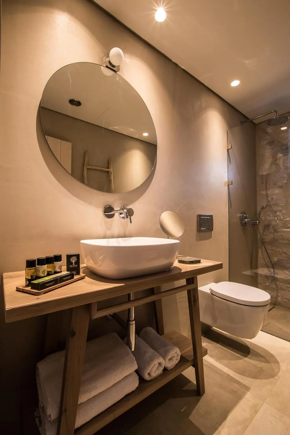 BASSA MAINA Villas & Suites