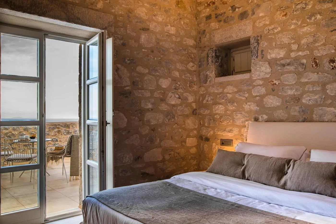 Bed in BASSA MAINA Villas & Suites