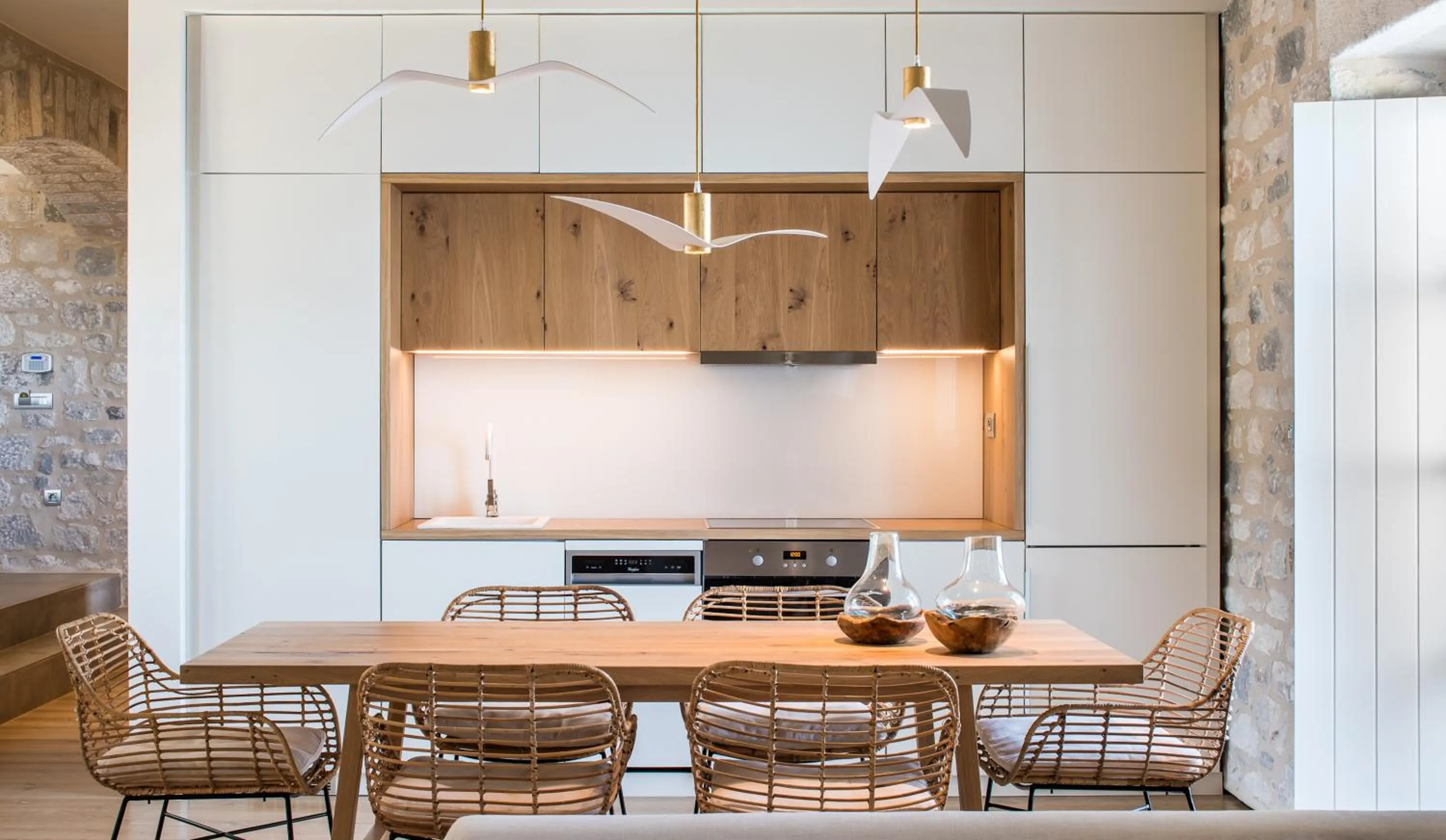 BASSA MAINA Villas & Suites