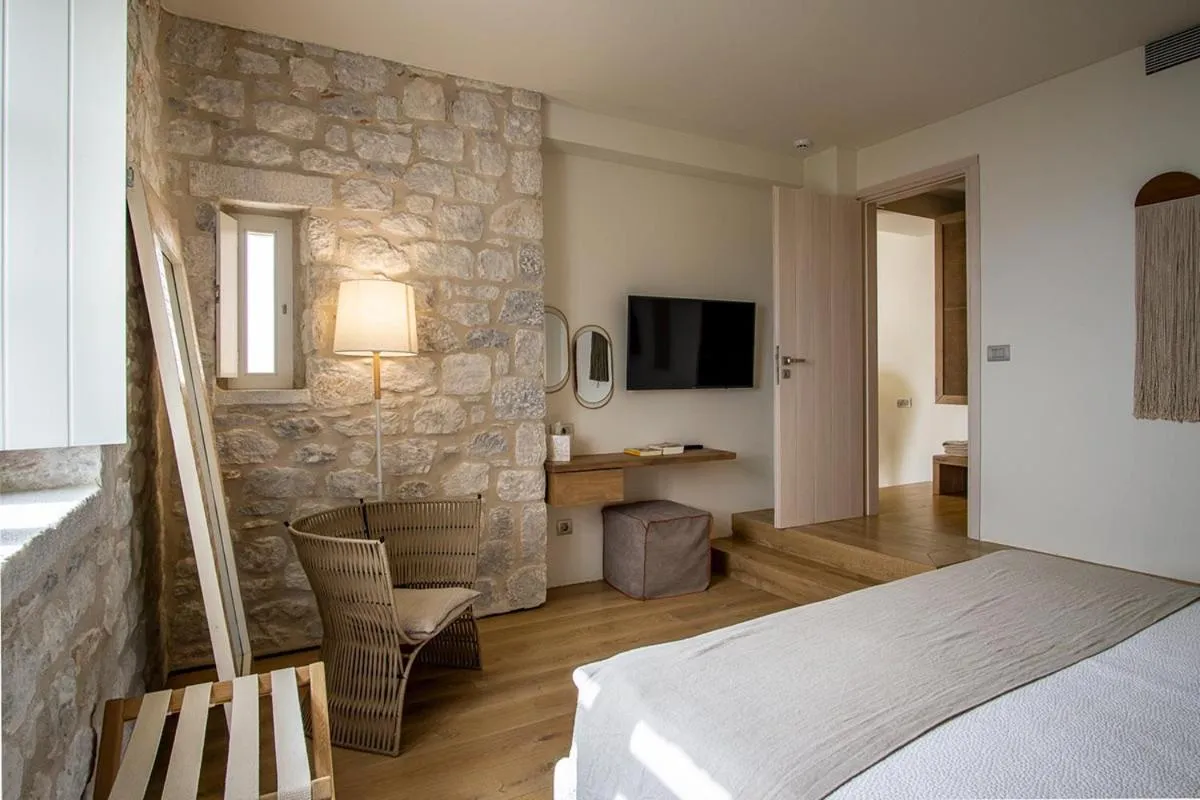 Bed in BASSA MAINA Villas & Suites