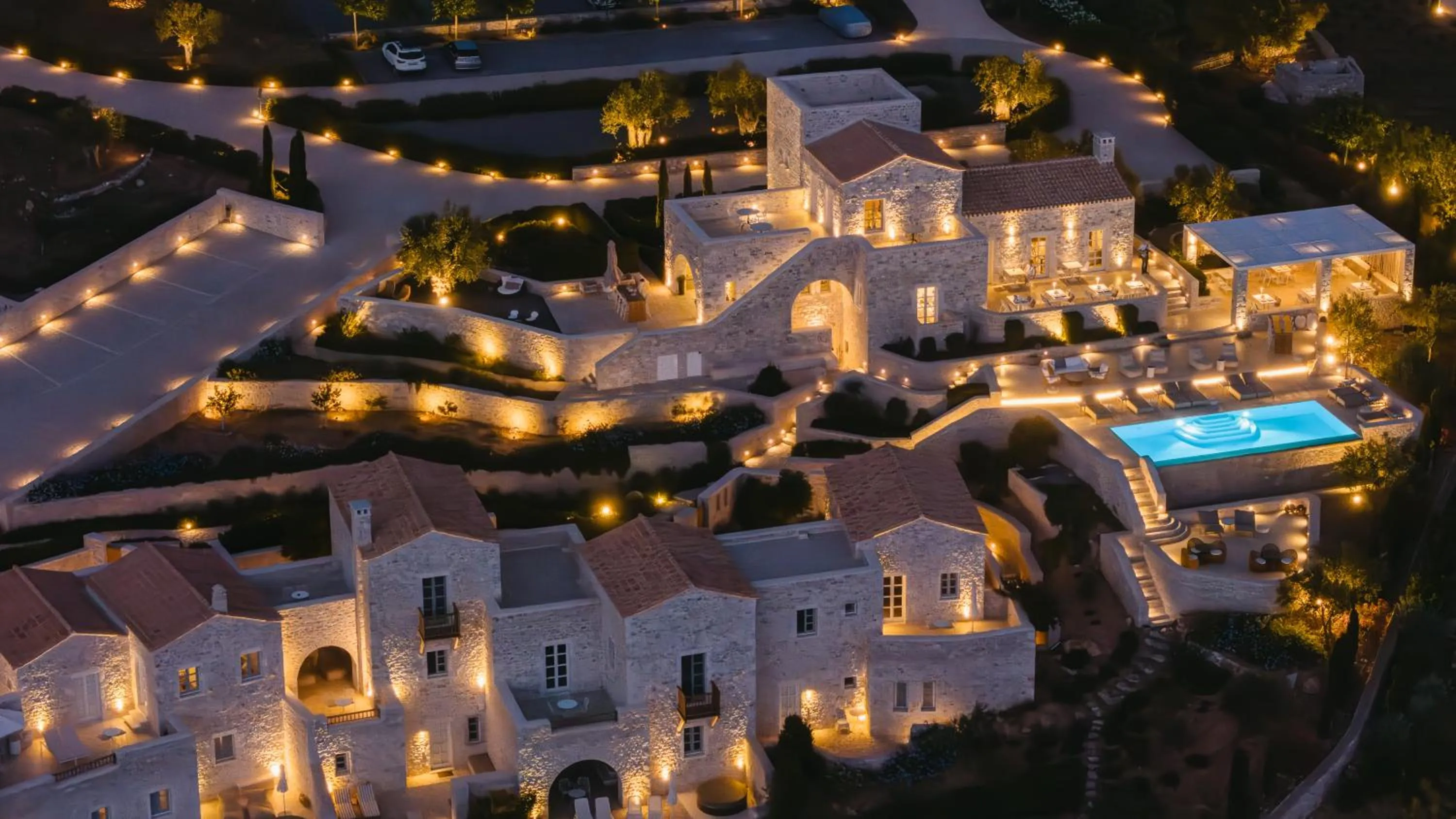 BASSA MAINA Villas & Suites