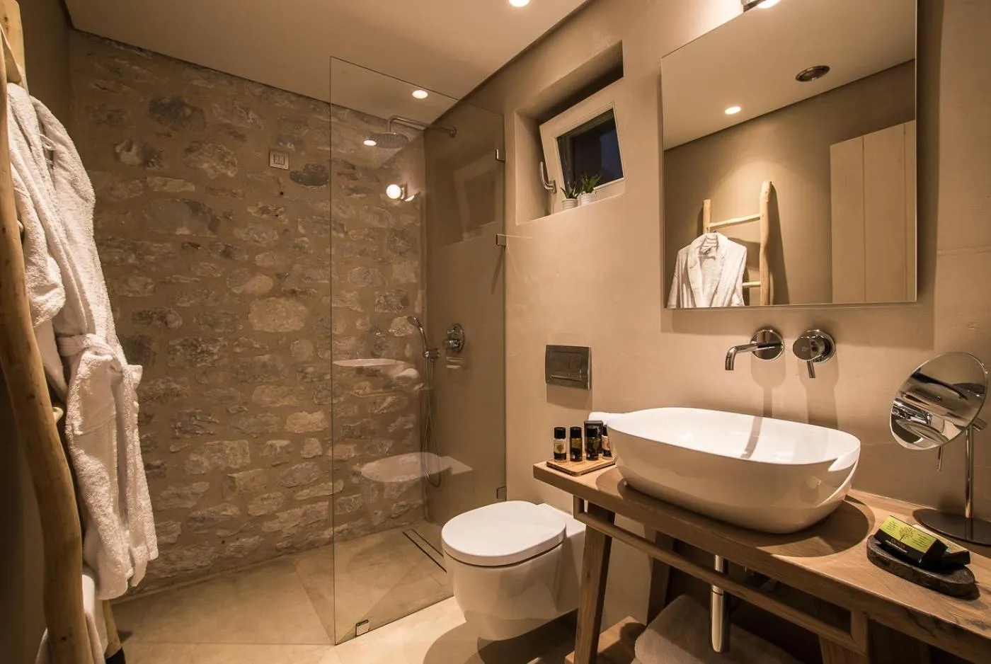 BASSA MAINA Villas & Suites