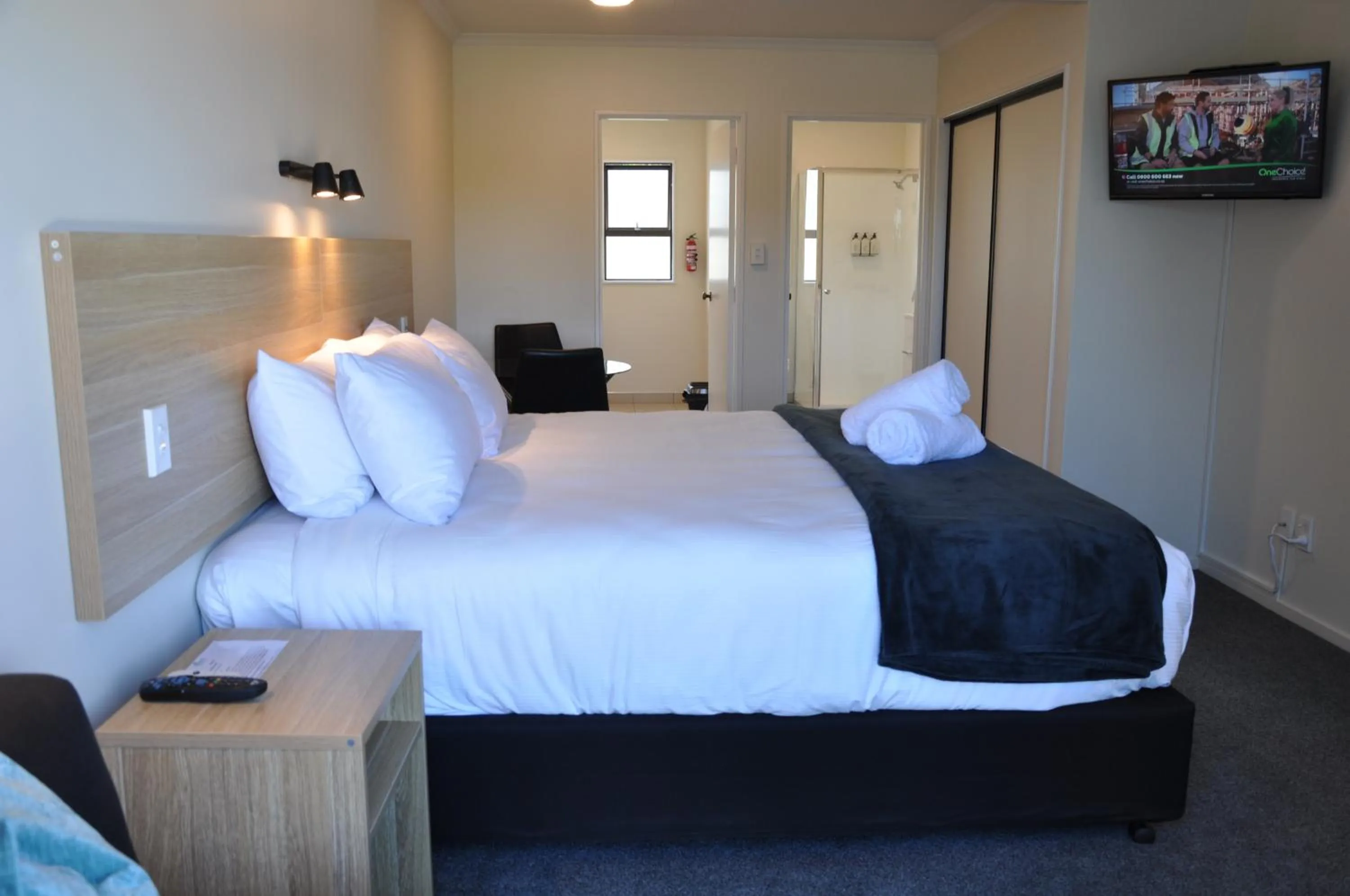 Bed in Balmoral Motel