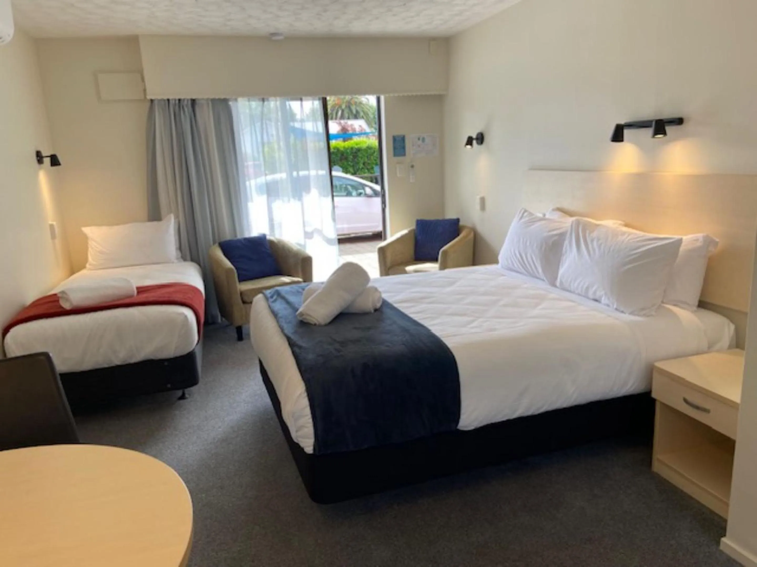 Bed in Balmoral Motel