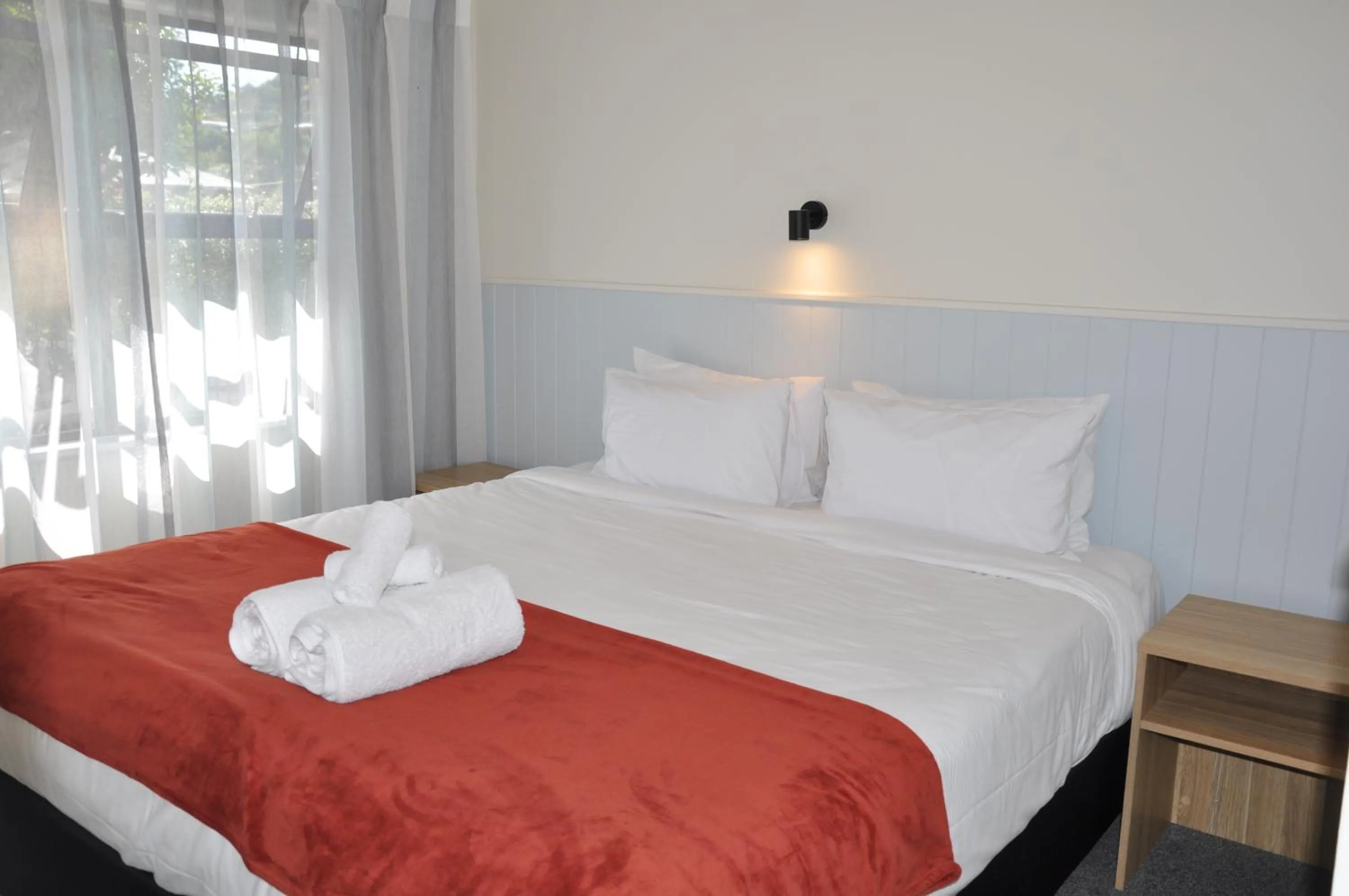 Bed in Balmoral Motel