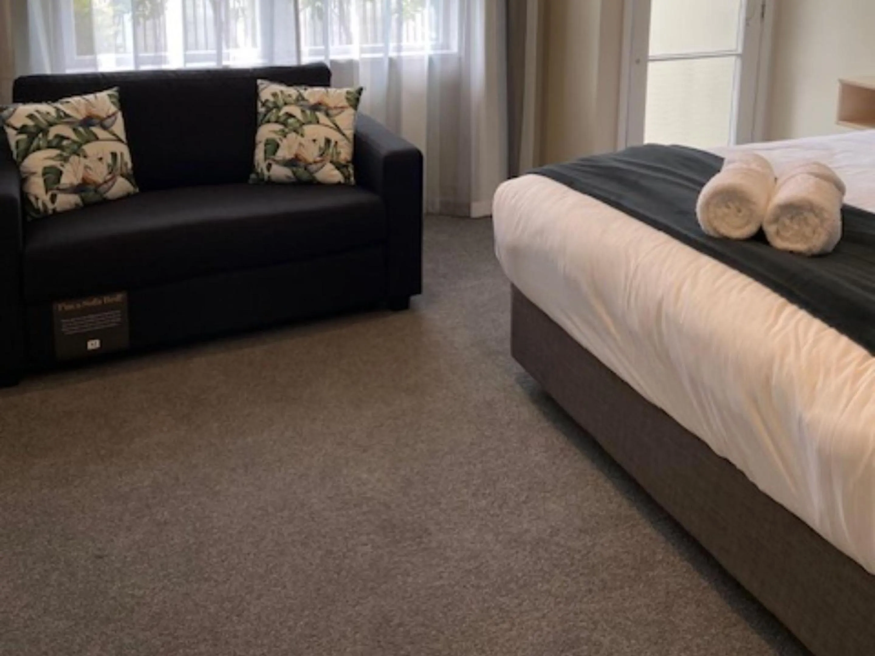 Bed in Balmoral Motel