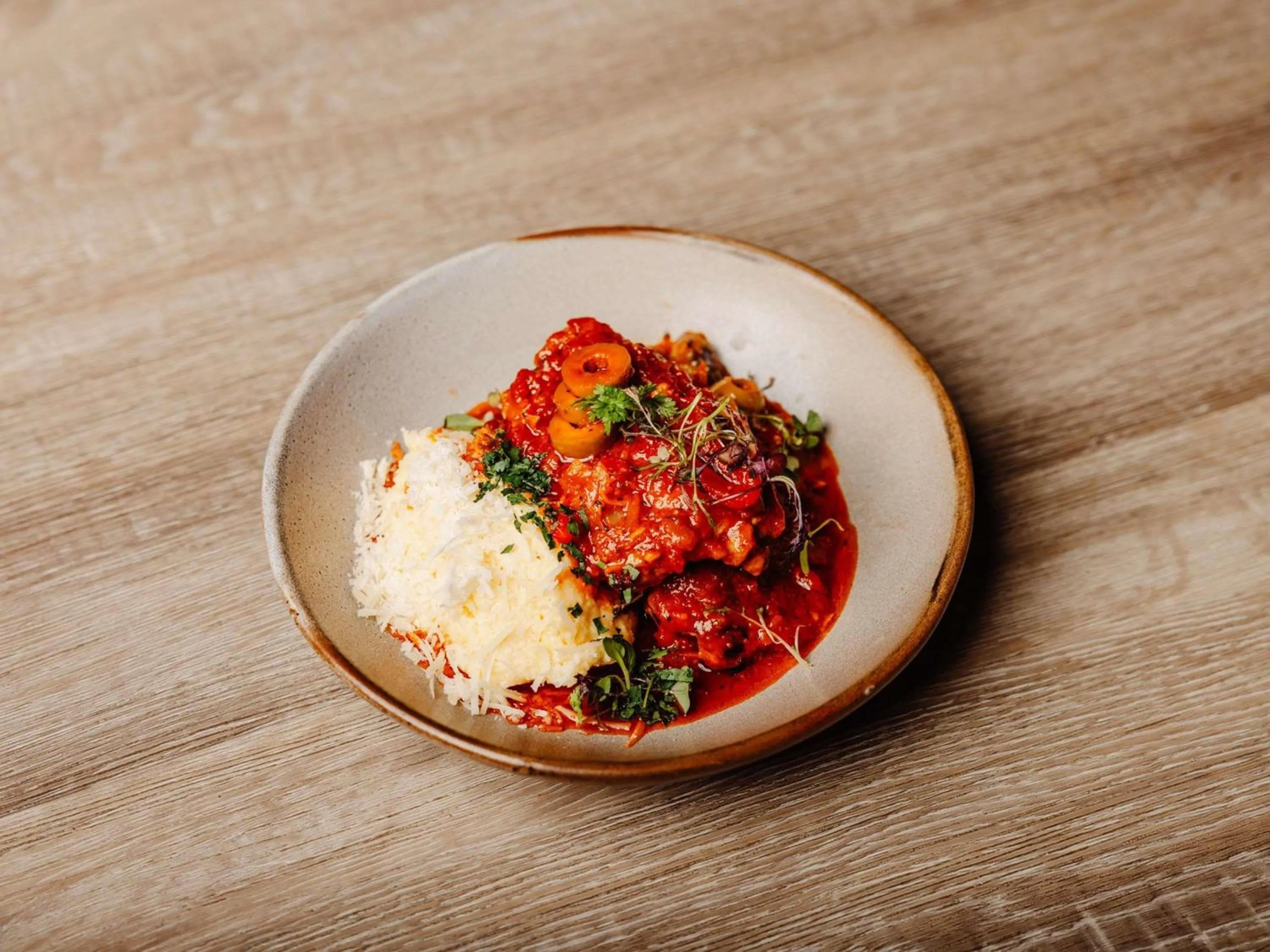 Restaurant/places to eat in Peppers Waymouth Hotel