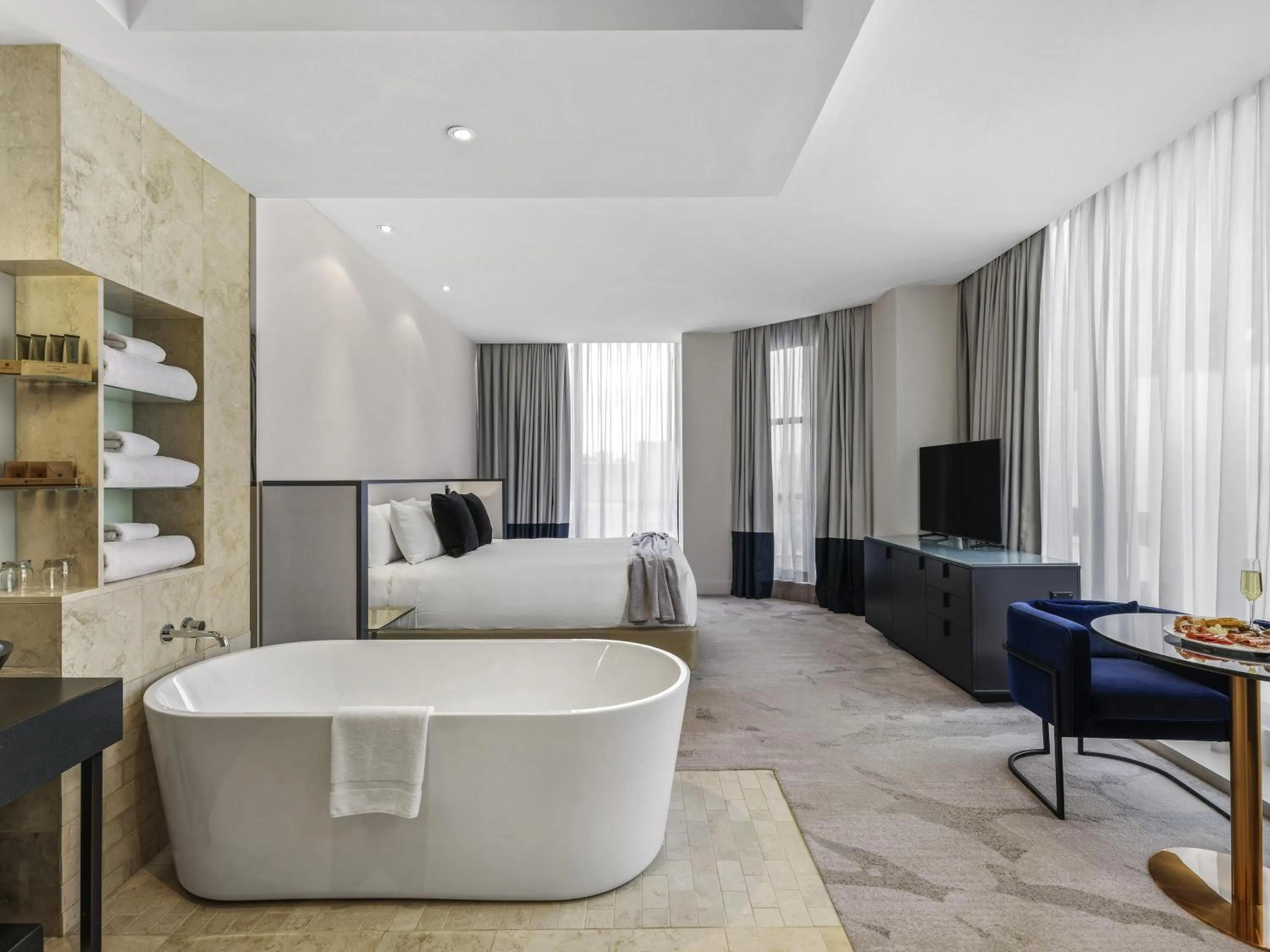 Bedroom, Bed in Peppers Waymouth Hotel