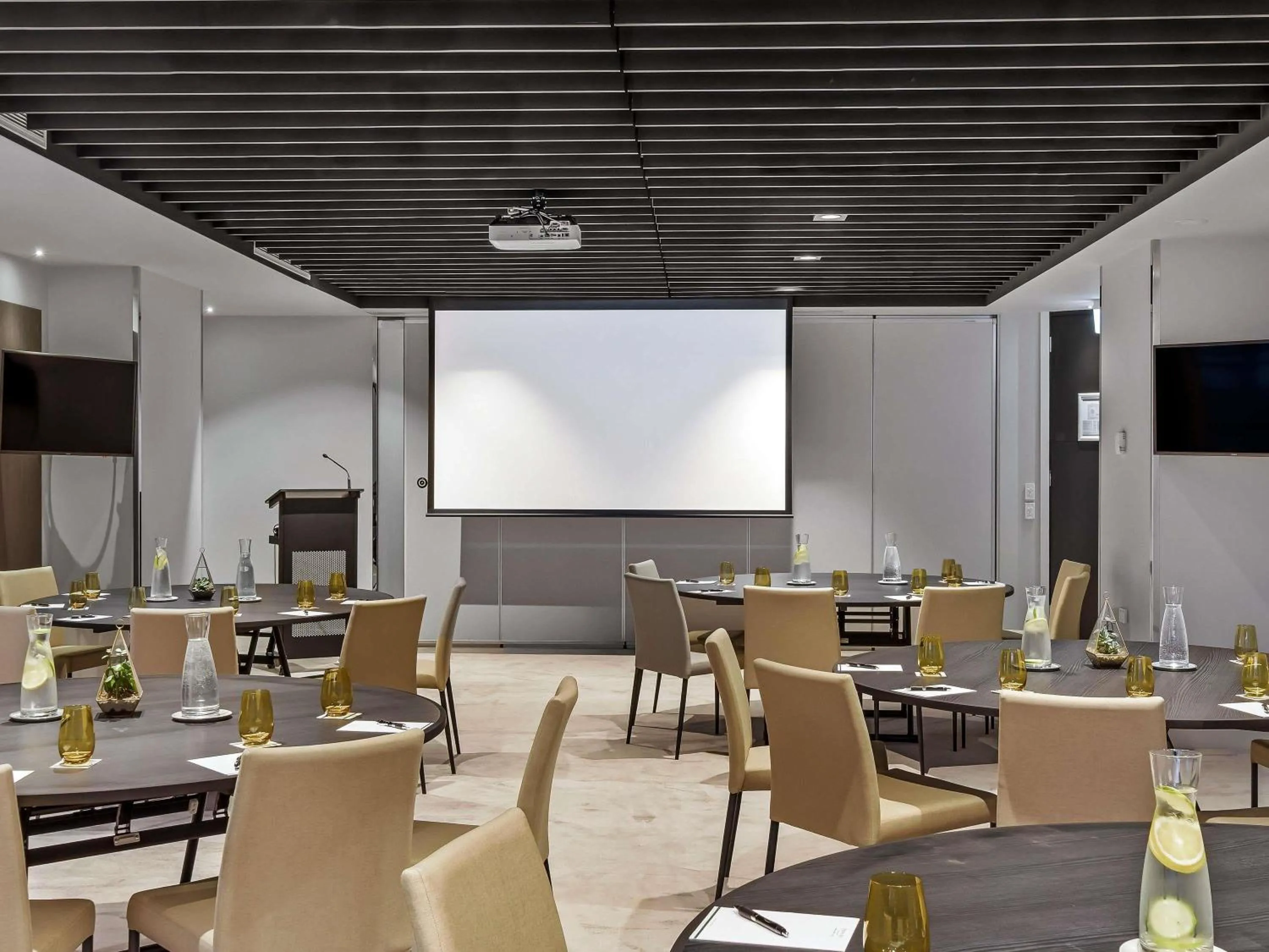 Meeting/conference room in Peppers Waymouth Hotel